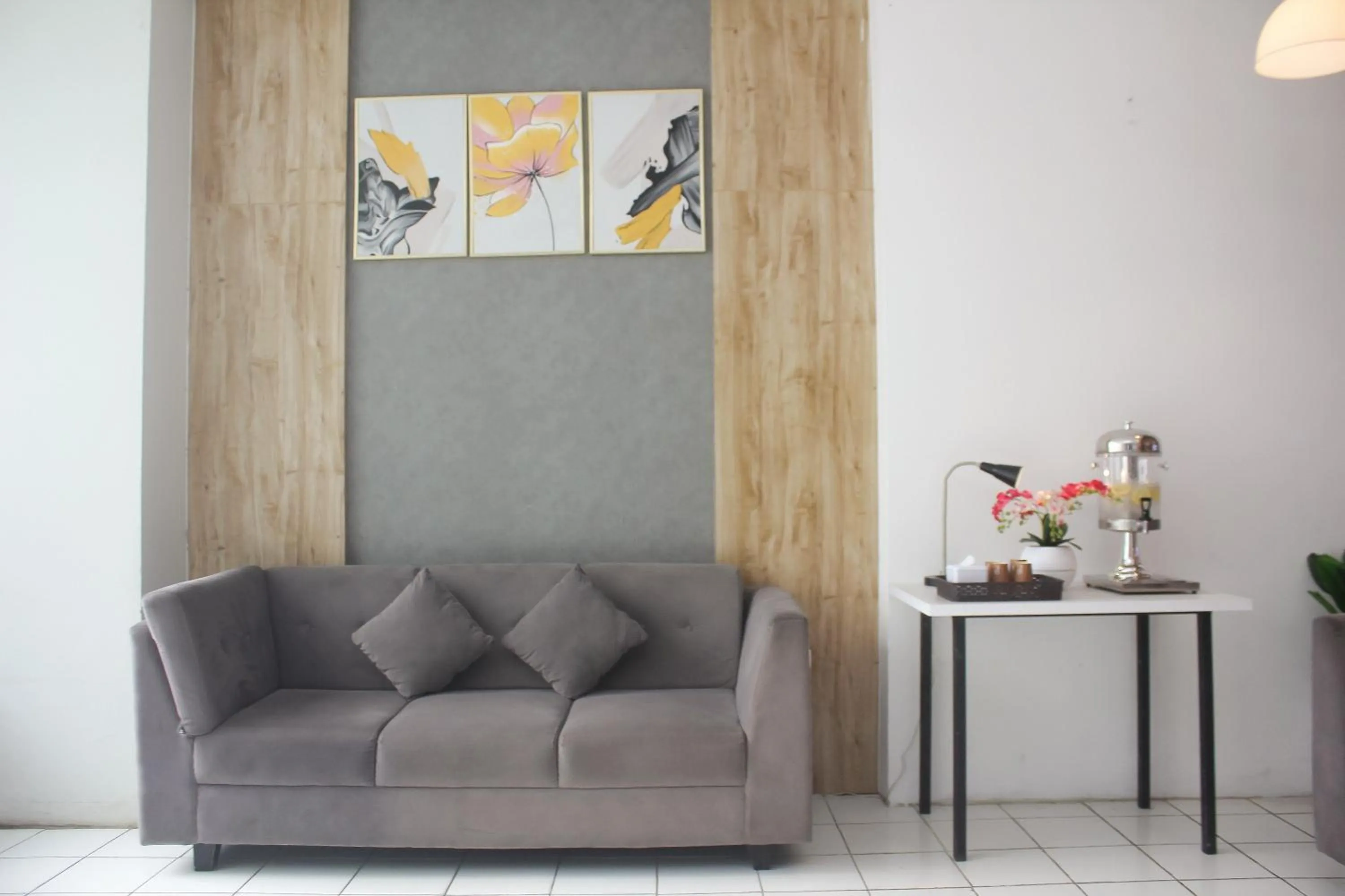 Seating area in Urban Hotel Serpong