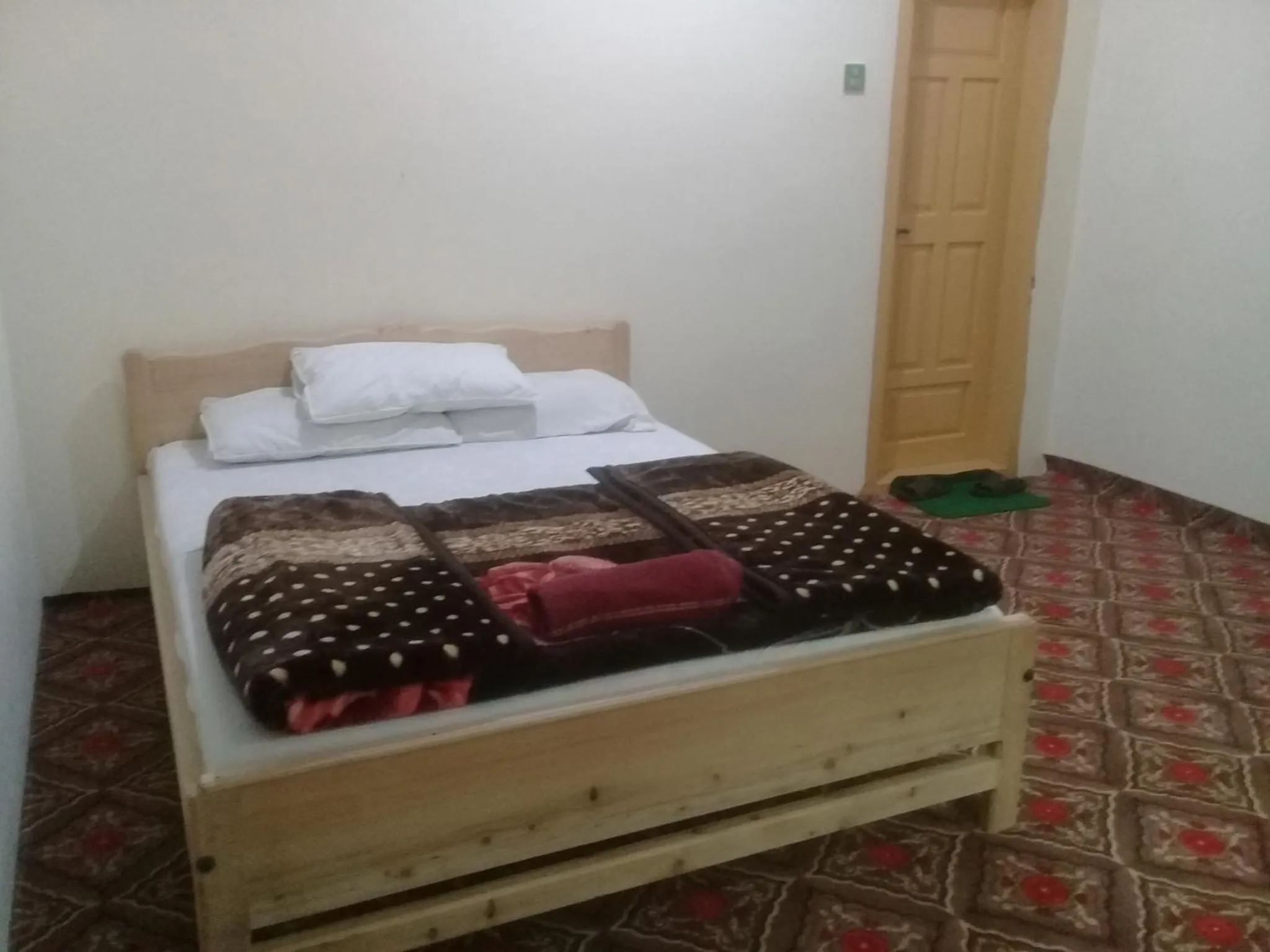 Bed in Benazir Hotel Kalash