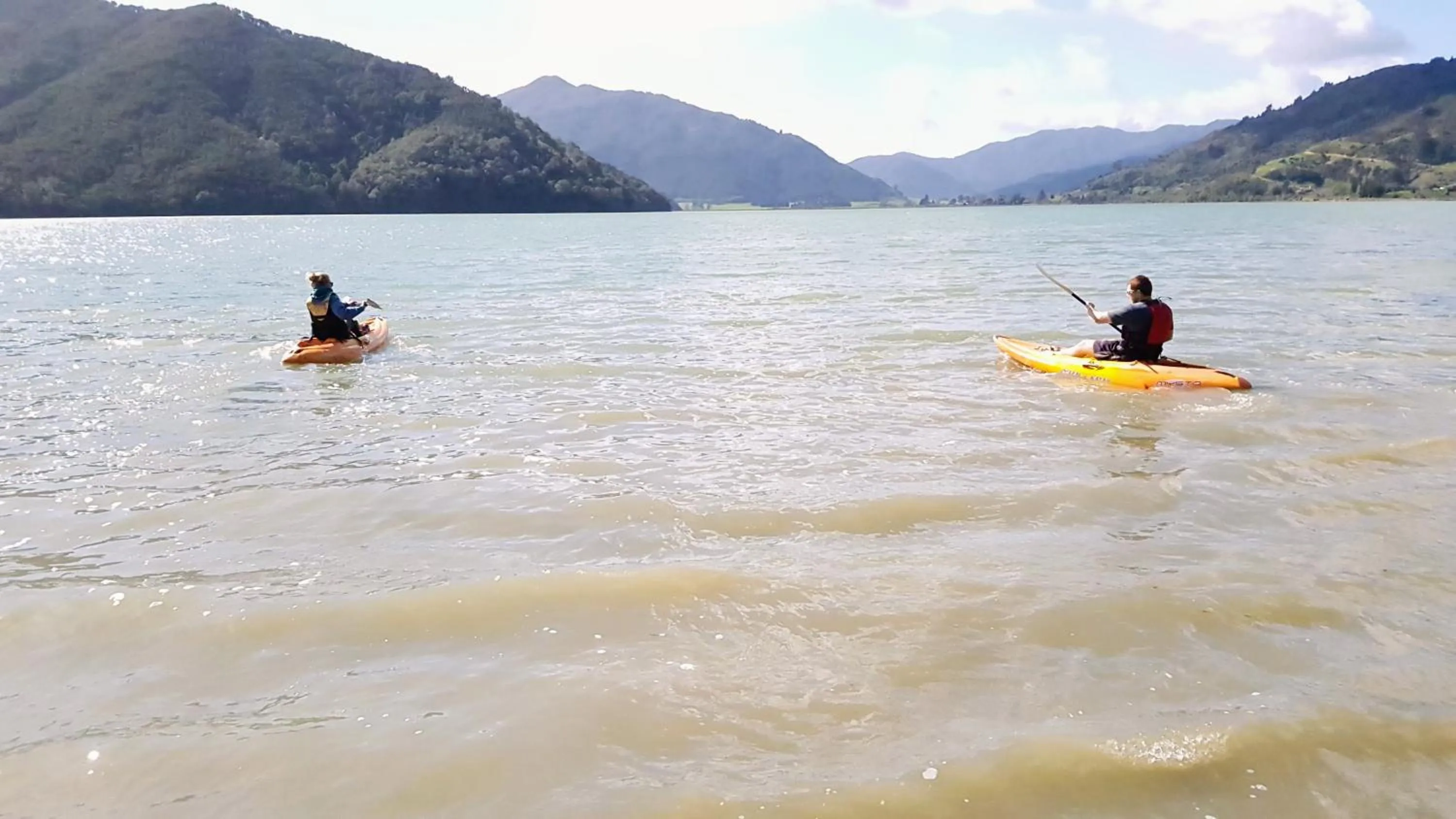 Canoeing in Moana Haven B&B