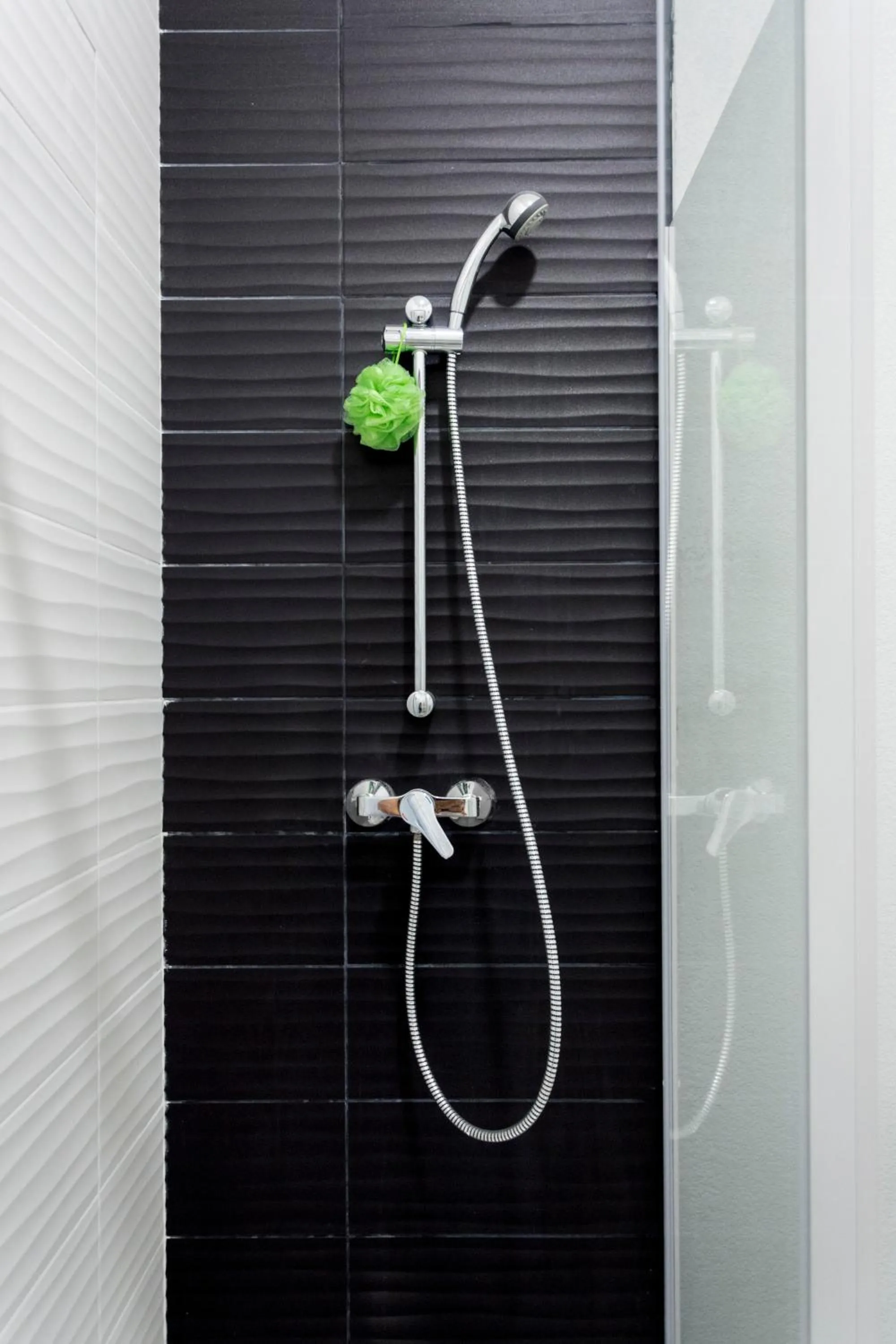 Shower in Sweetly Alexandrin Toulouse