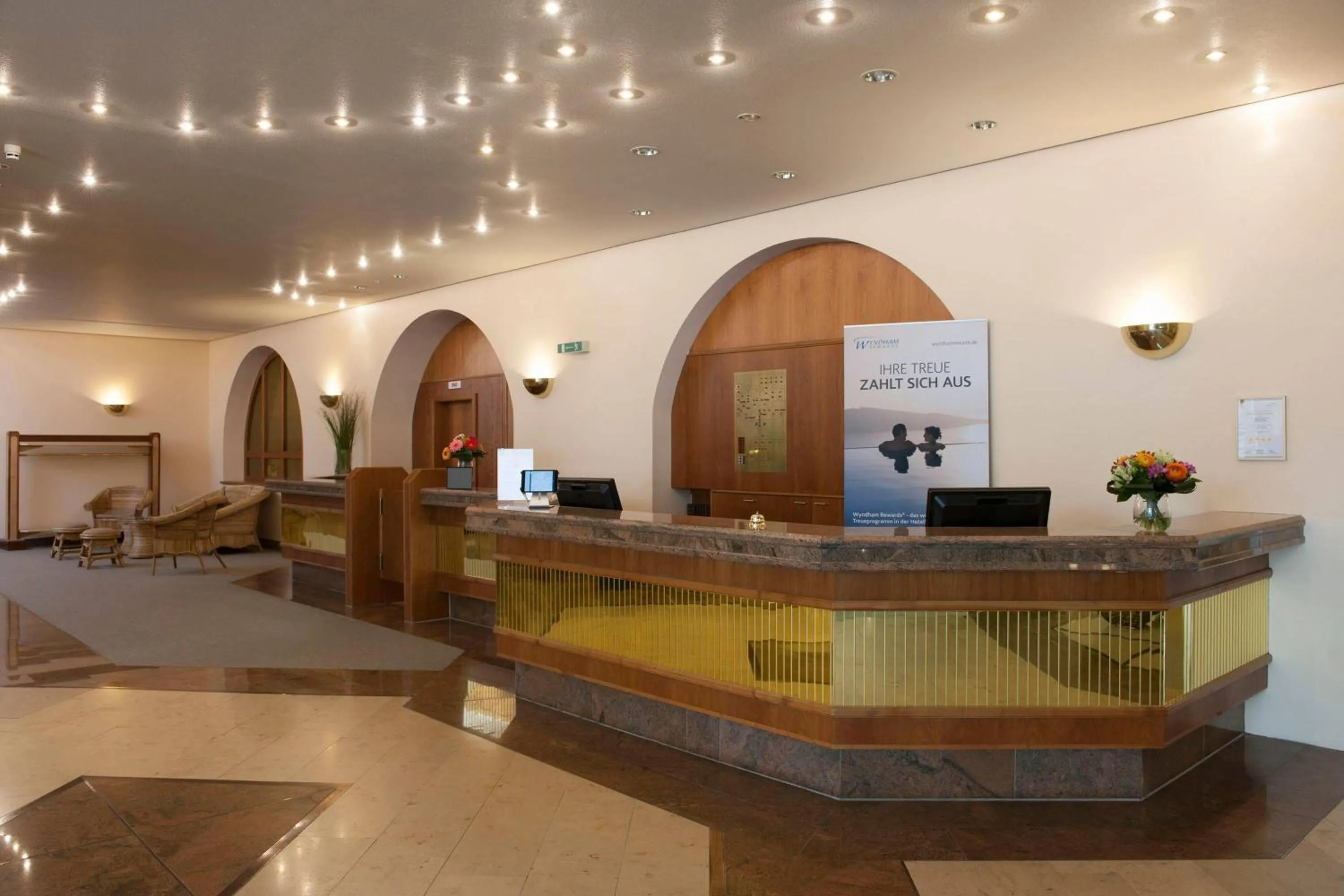 Lobby or reception in Wyndham Garden Donaueschingen