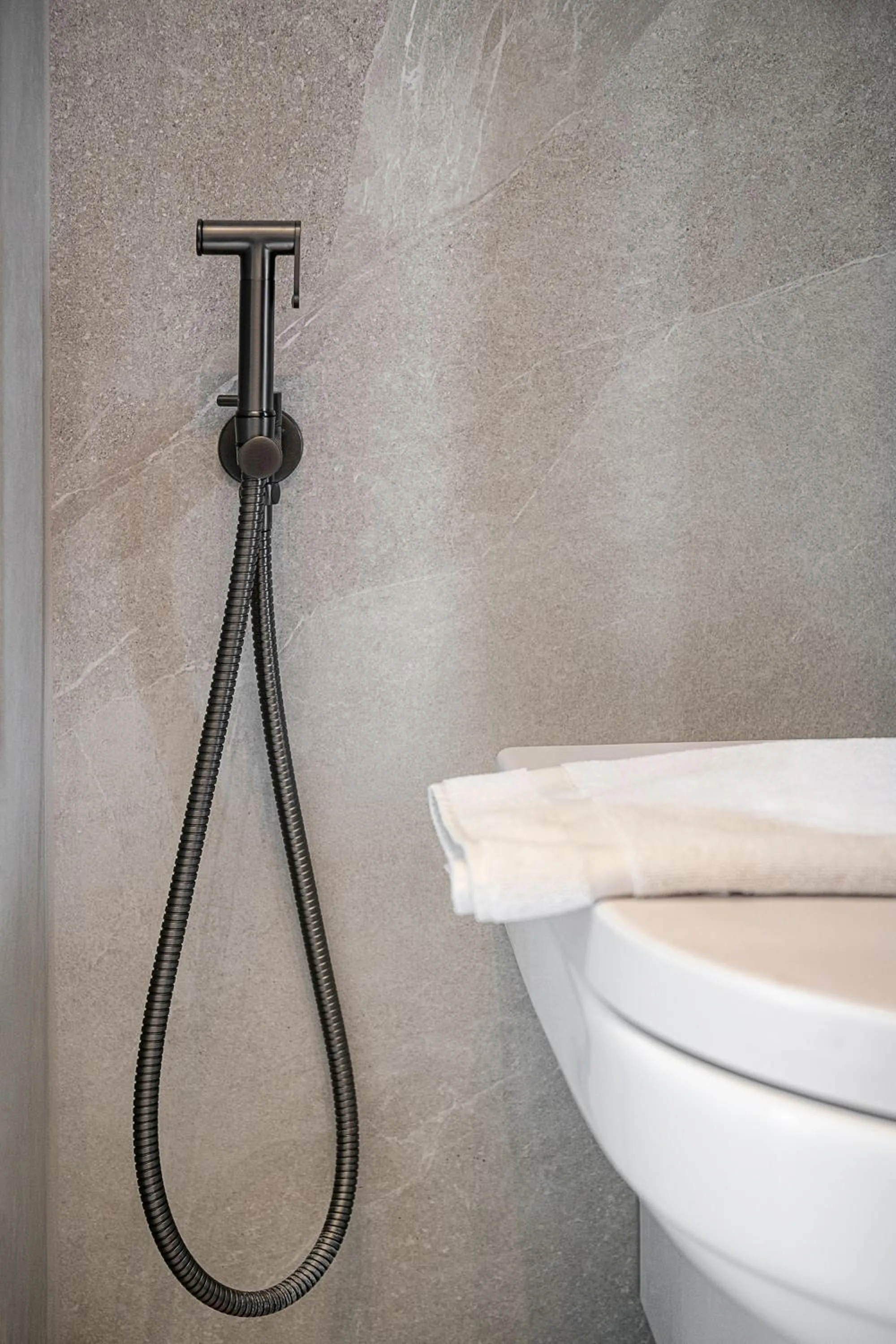 Toilet in Okeanis Golden Resort