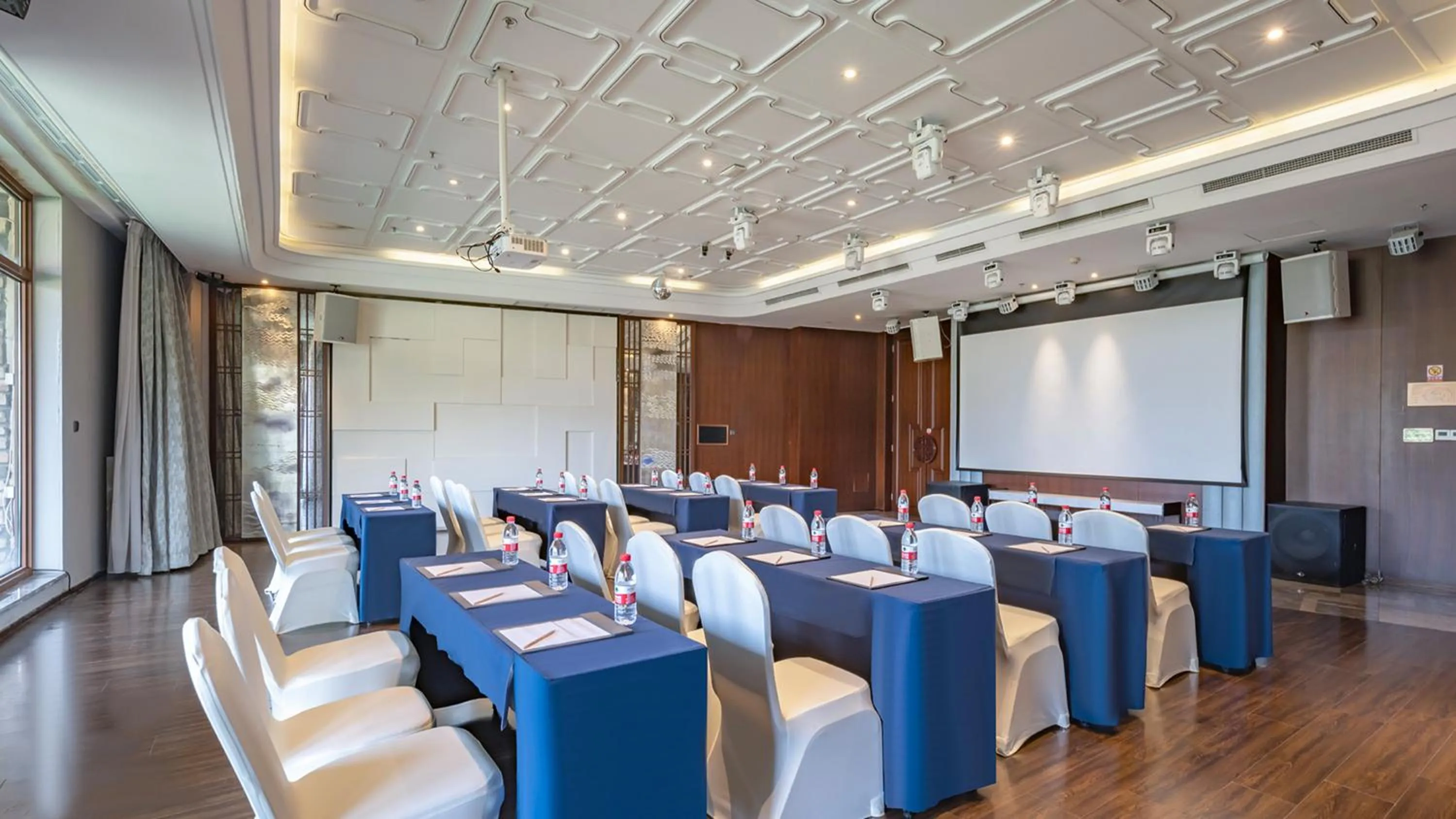 Meeting/conference room in Holiday Inn Dalian Hot Spring by IHG