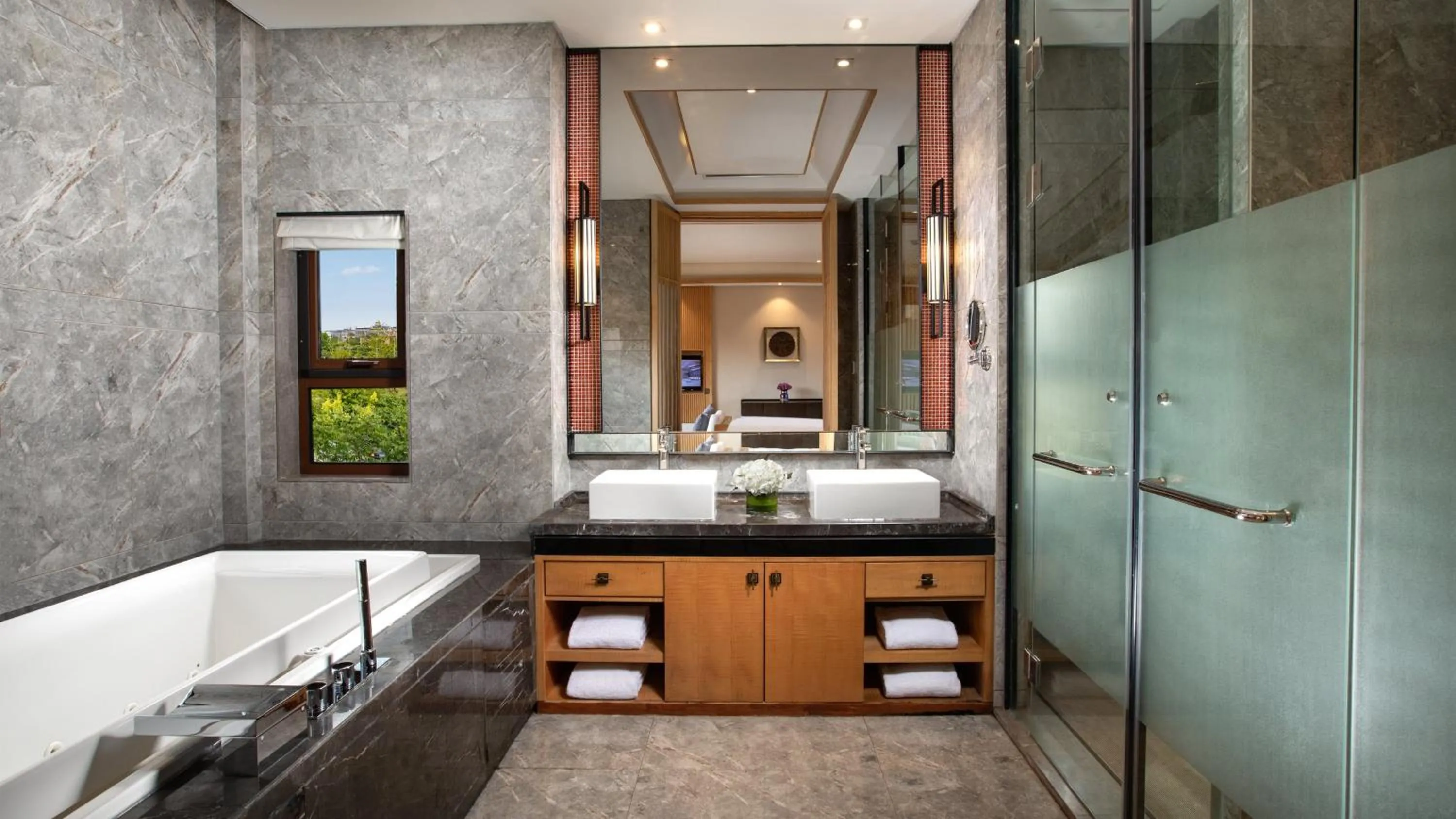 Photo of the whole room in Holiday Inn Dalian Hot Spring by IHG