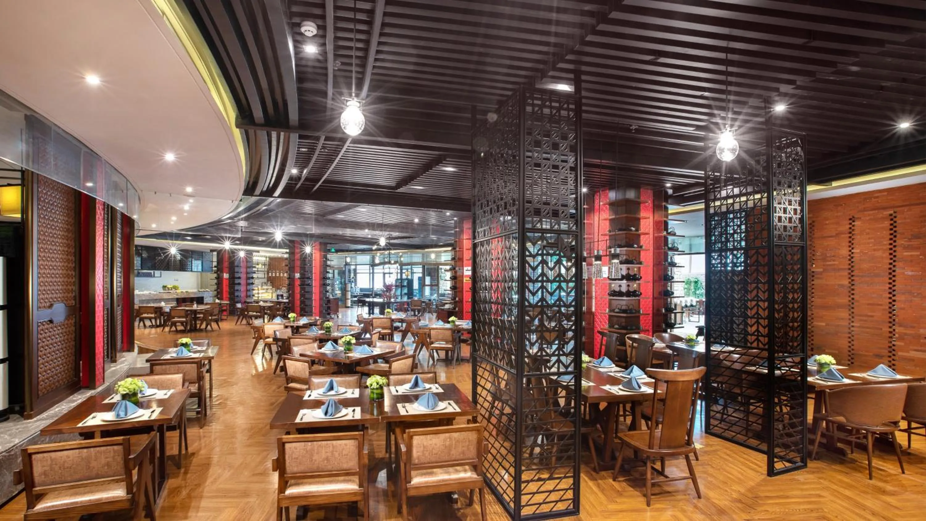 Restaurant/places to eat in Holiday Inn Dalian Hot Spring by IHG