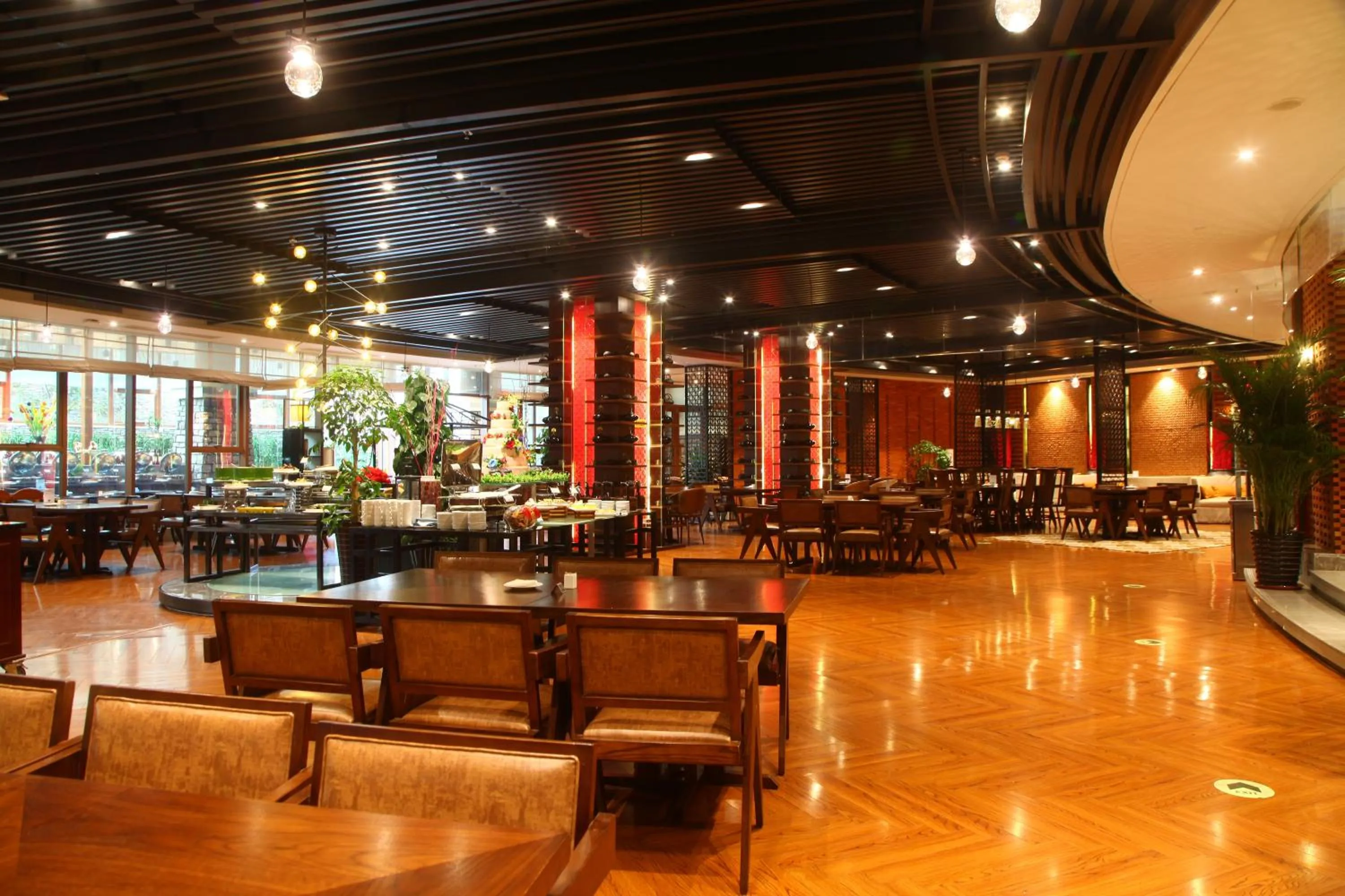 Restaurant/places to eat in Holiday Inn Dalian Hot Spring by IHG