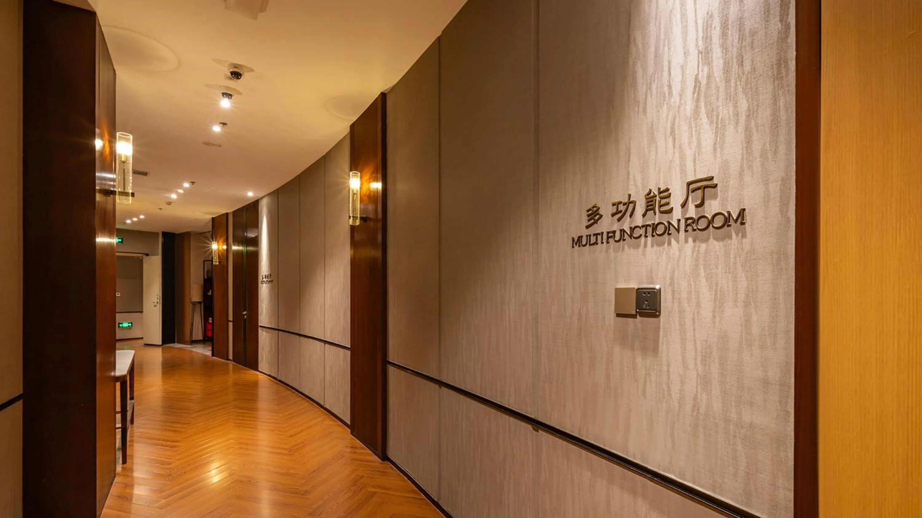 Lobby or reception in Holiday Inn Dalian Hot Spring by IHG