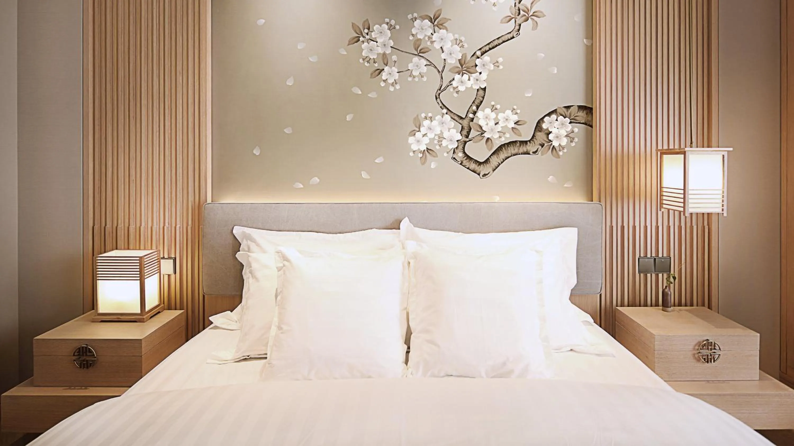 Photo of the whole room, Bed in Holiday Inn Dalian Hot Spring by IHG