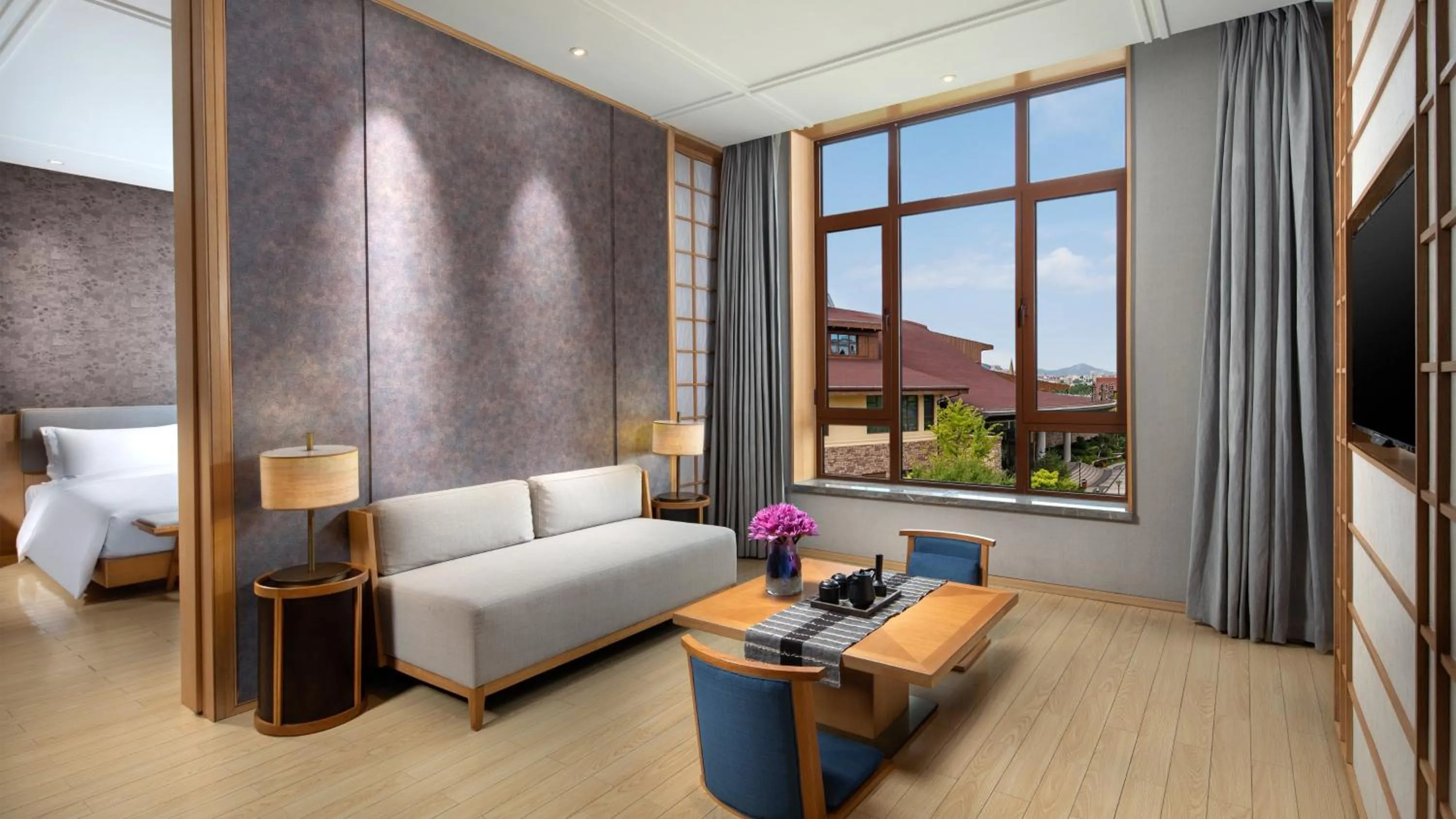 Bedroom in Holiday Inn Dalian Hot Spring by IHG