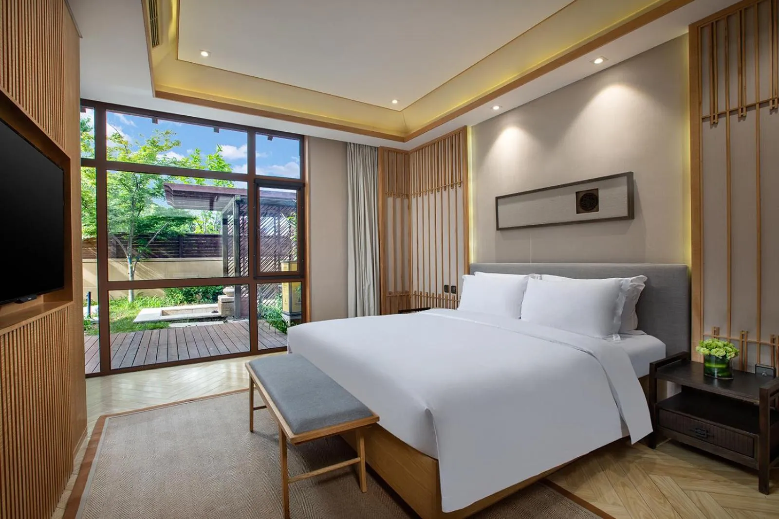 Property building, Bed in Holiday Inn Dalian Hot Spring by IHG