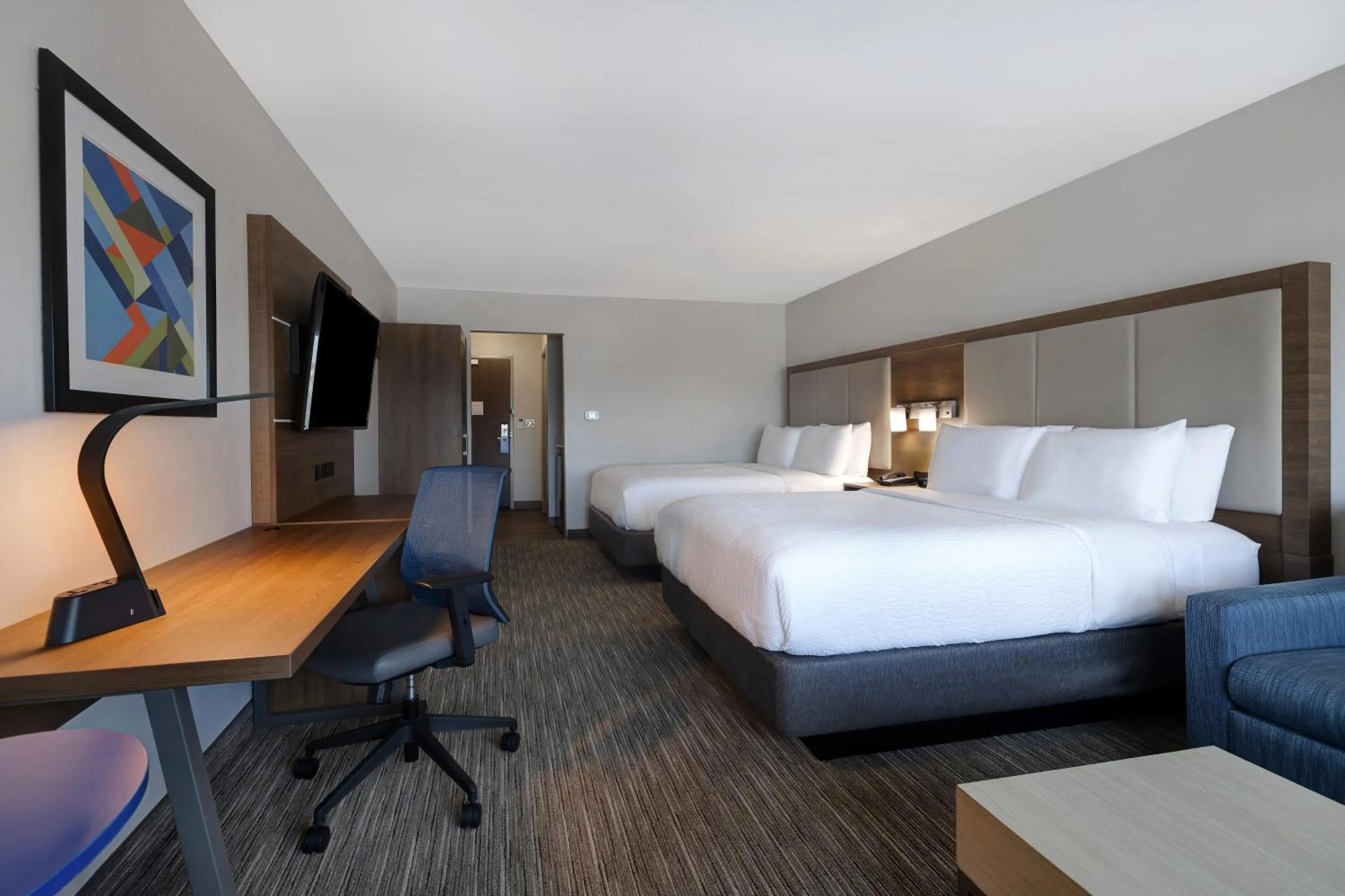 Photo of the whole room, Bed in Holiday Inn Express & Suites - Grand Rapids South - Wyoming, an IHG Hotel
