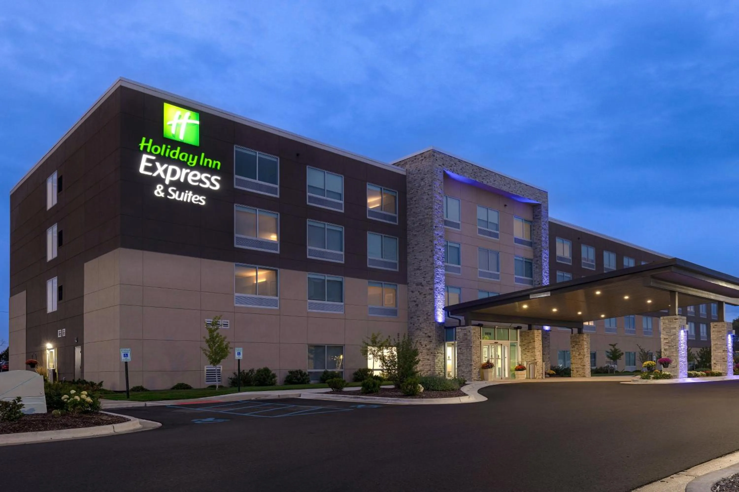 Property building in Holiday Inn Express & Suites - Grand Rapids South - Wyoming, an IHG Hotel