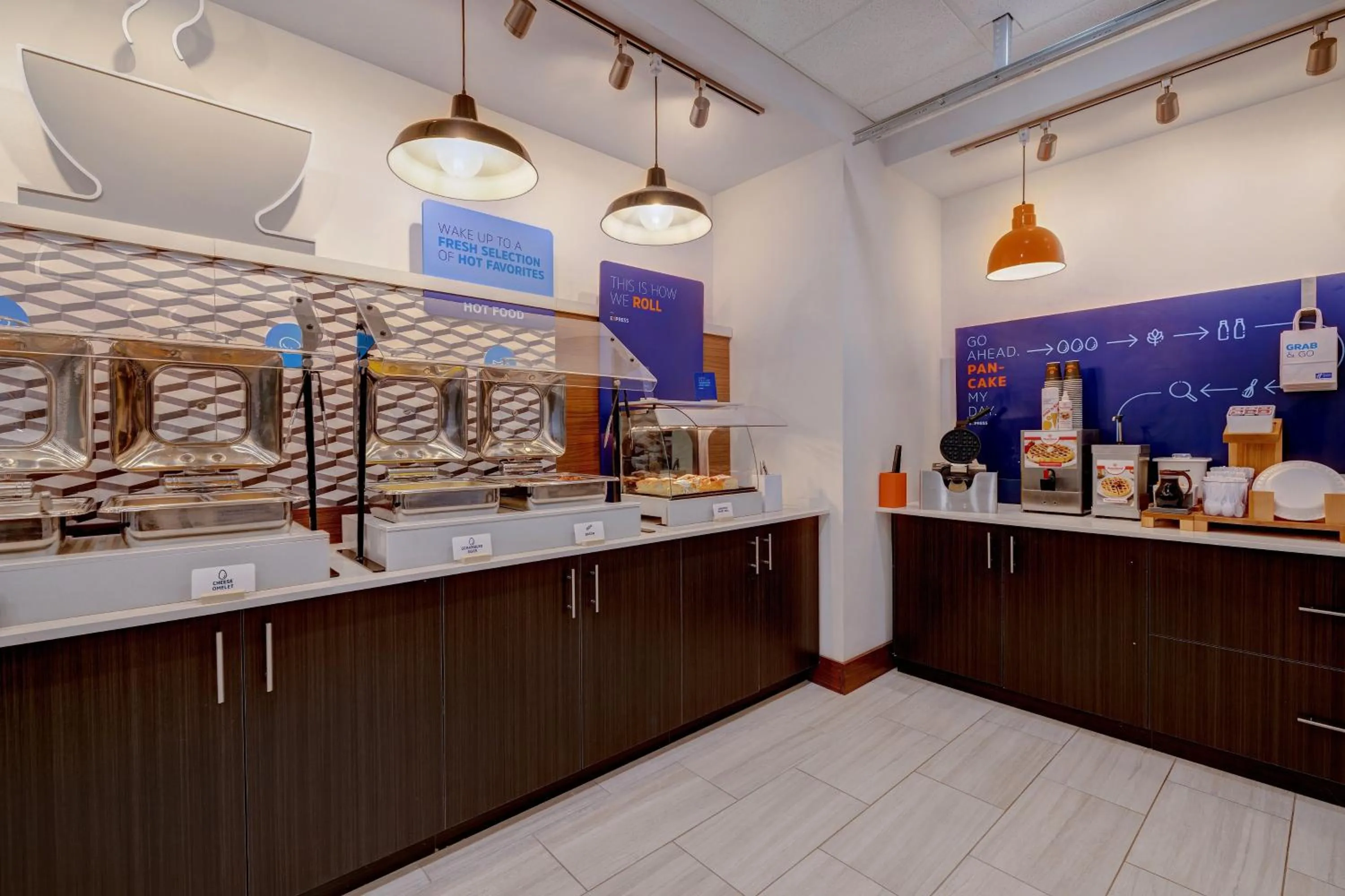 Breakfast in Holiday Inn Express & Suites - Grand Rapids South - Wyoming, an IHG Hotel