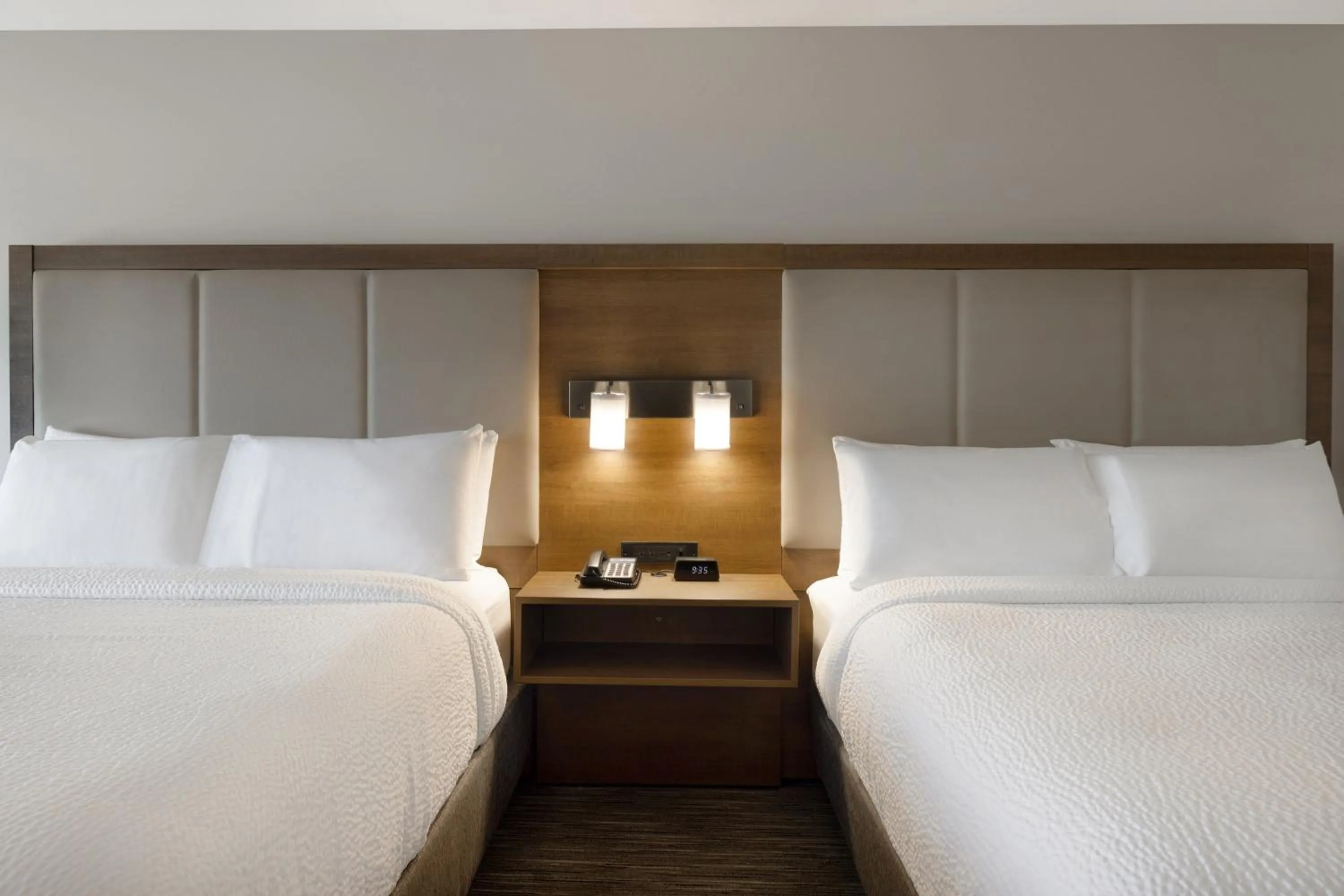 Photo of the whole room, Bed in Holiday Inn Express & Suites - Grand Rapids South - Wyoming, an IHG Hotel