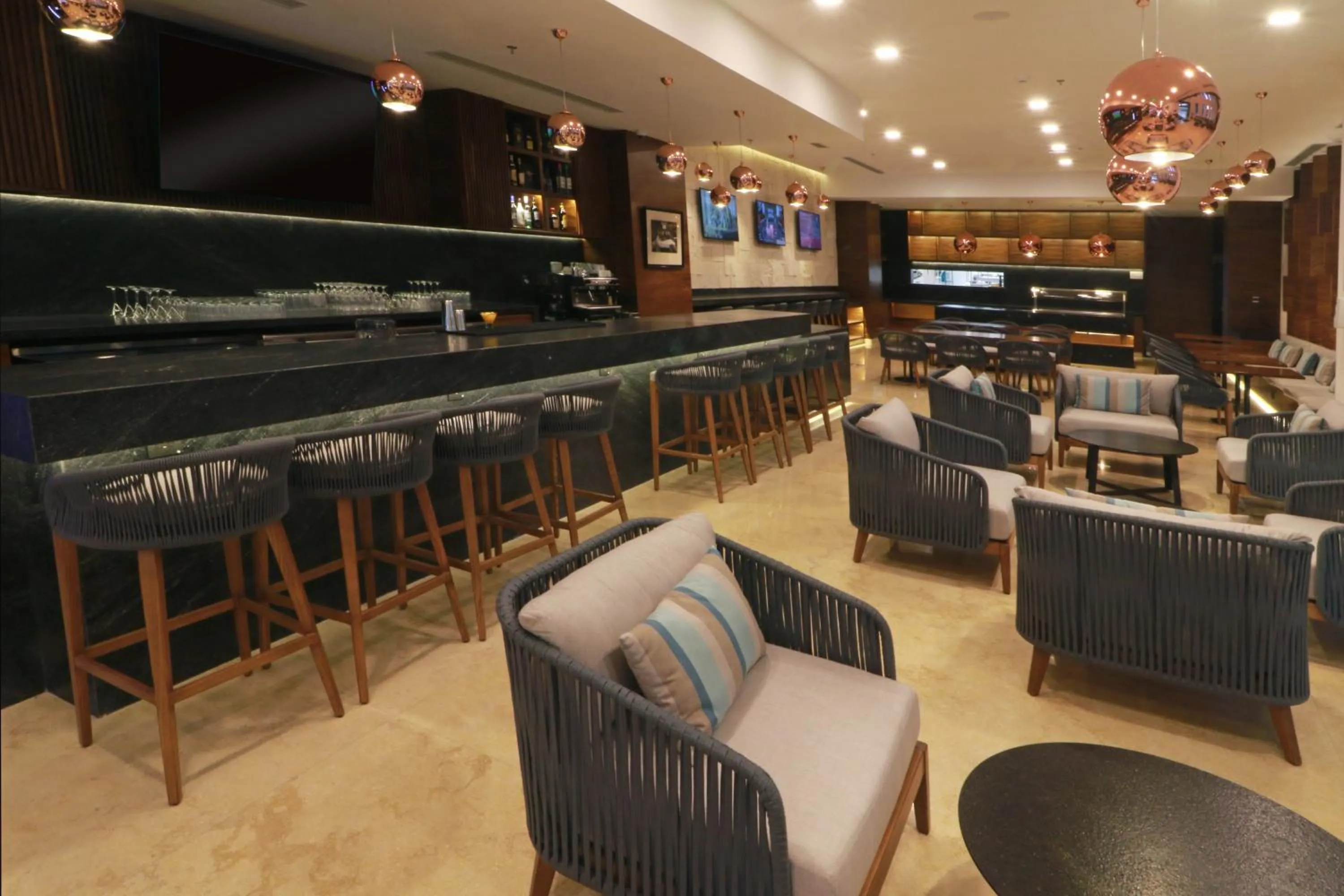 Lounge or bar in Holiday Inn & Suites - Puerto Vallarta Marina & Golf by IHG