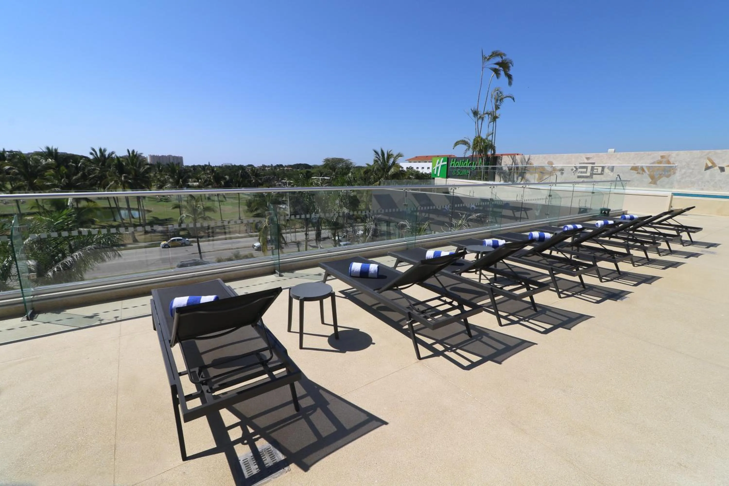 Swimming pool in Holiday Inn & Suites - Puerto Vallarta Marina & Golf by IHG