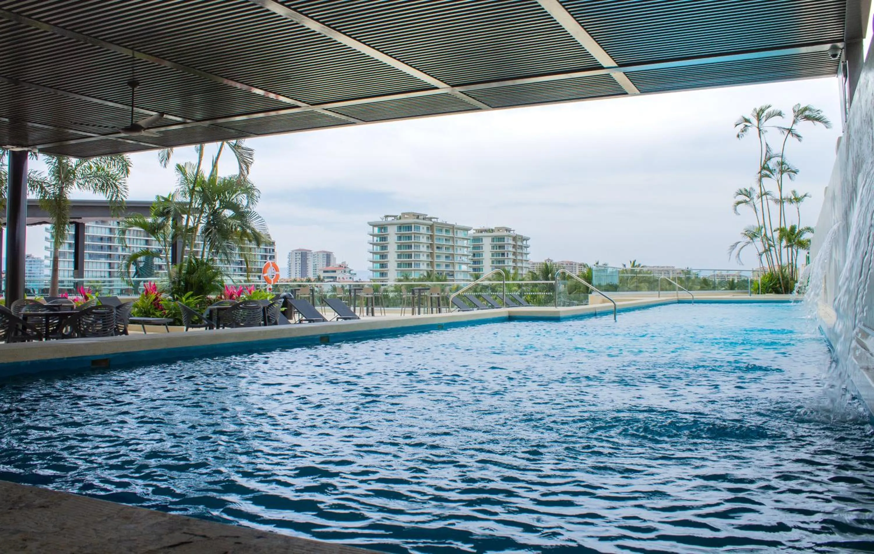 Swimming pool in Holiday Inn & Suites - Puerto Vallarta Marina & Golf by IHG