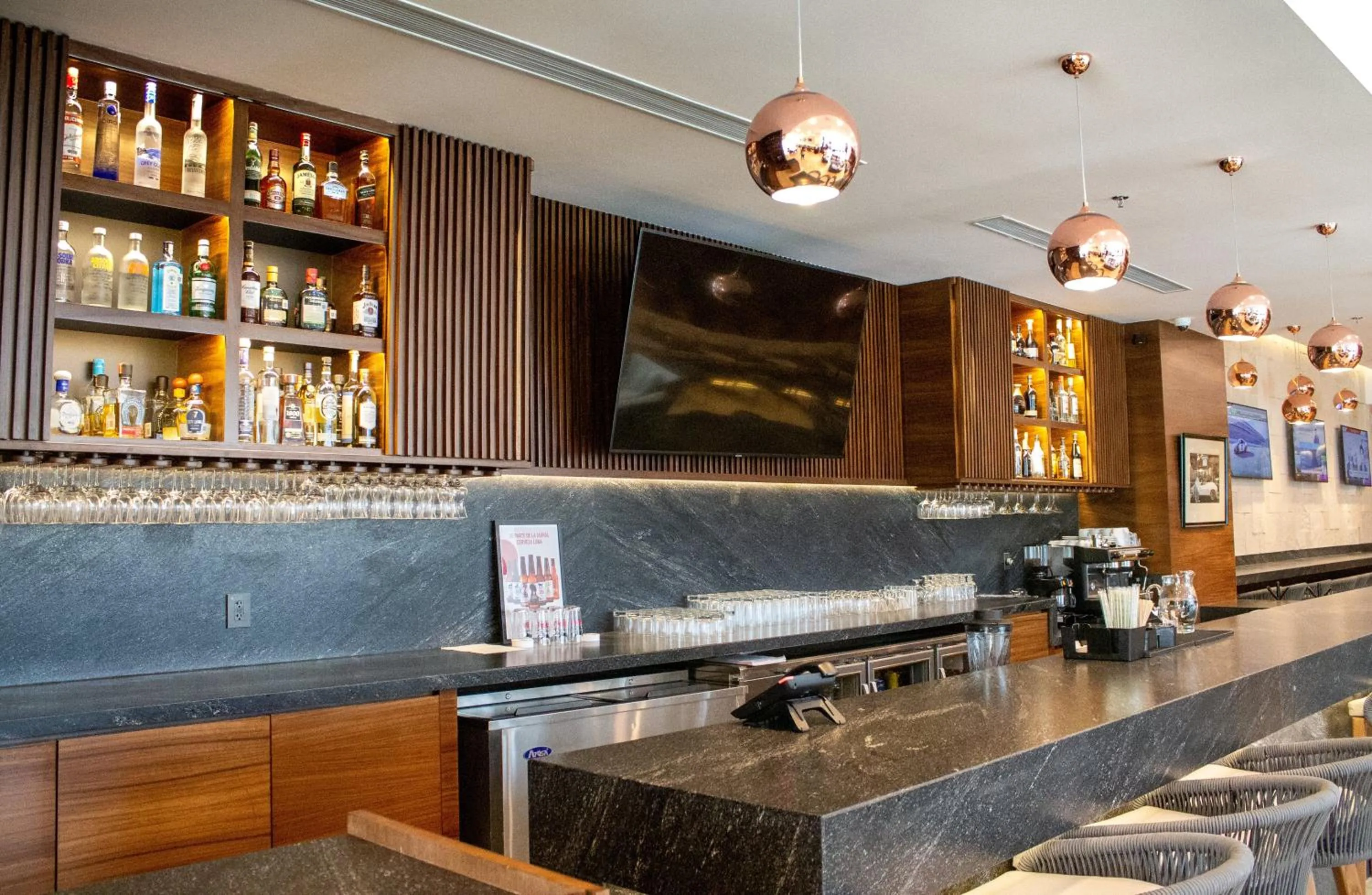 Lounge or bar in Holiday Inn & Suites - Puerto Vallarta Marina & Golf by IHG