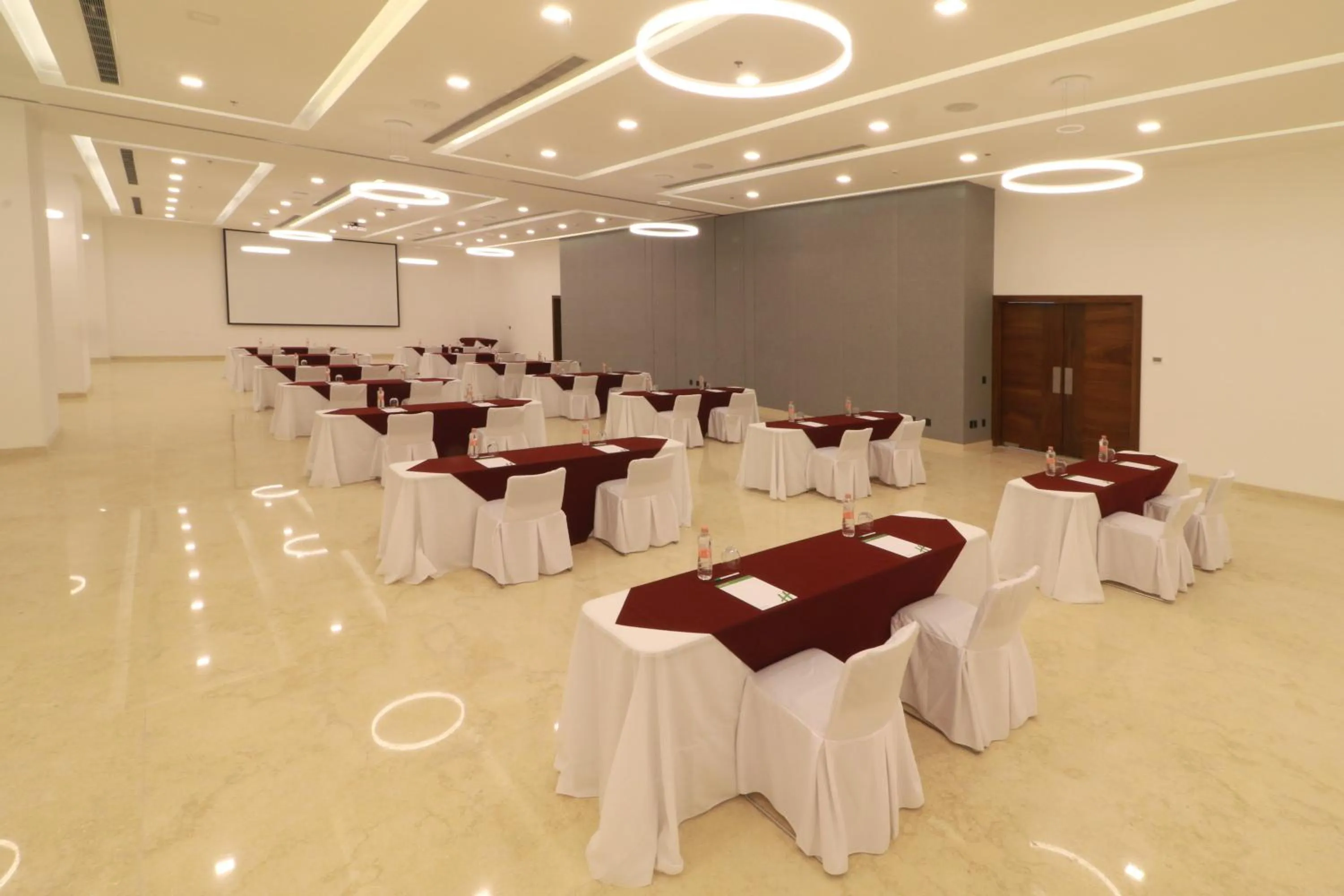 Meeting/conference room in Holiday Inn & Suites - Puerto Vallarta Marina & Golf by IHG