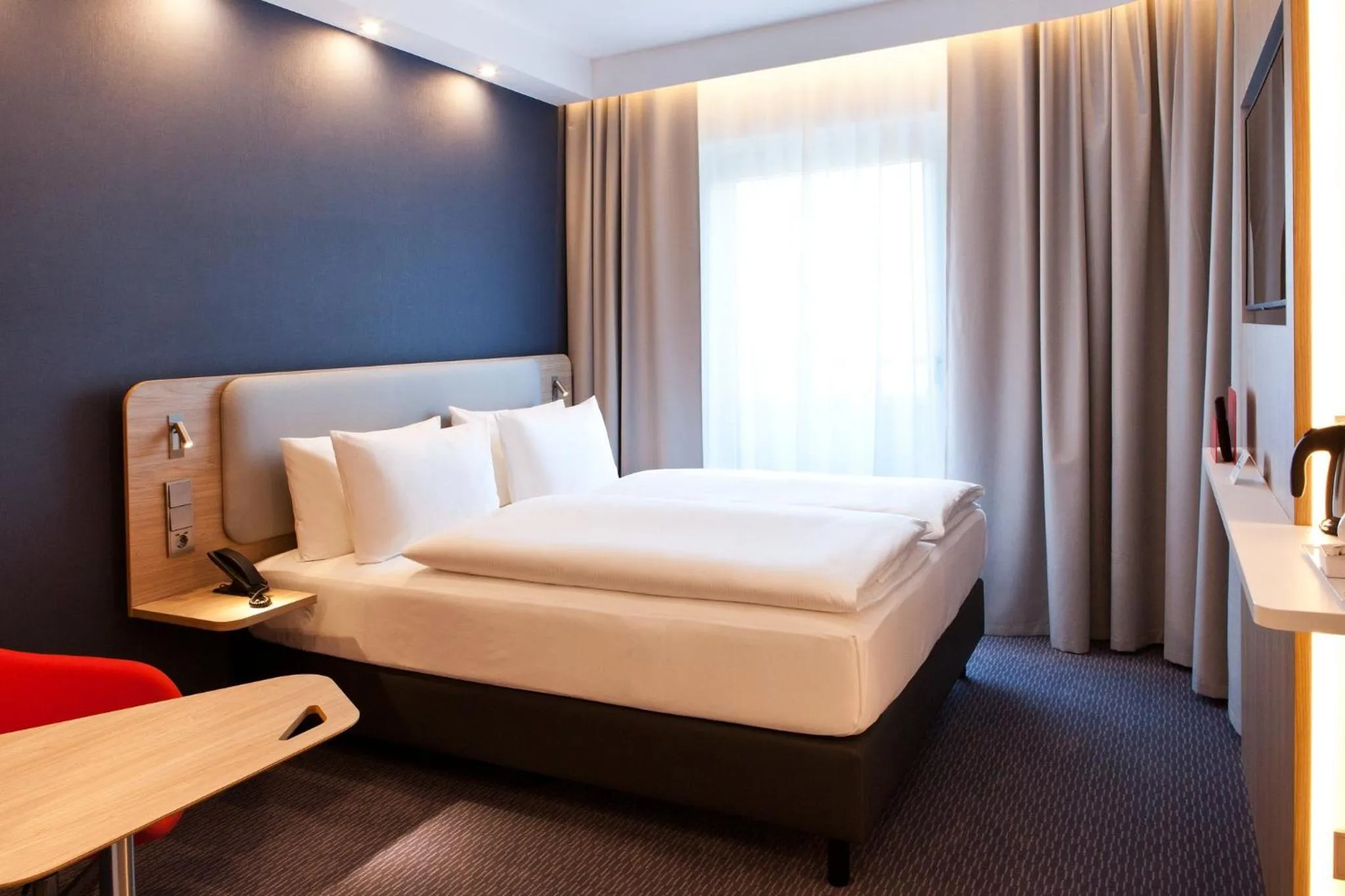 Photo of the whole room, Bed in Holiday Inn Express - Göppingen by IHG