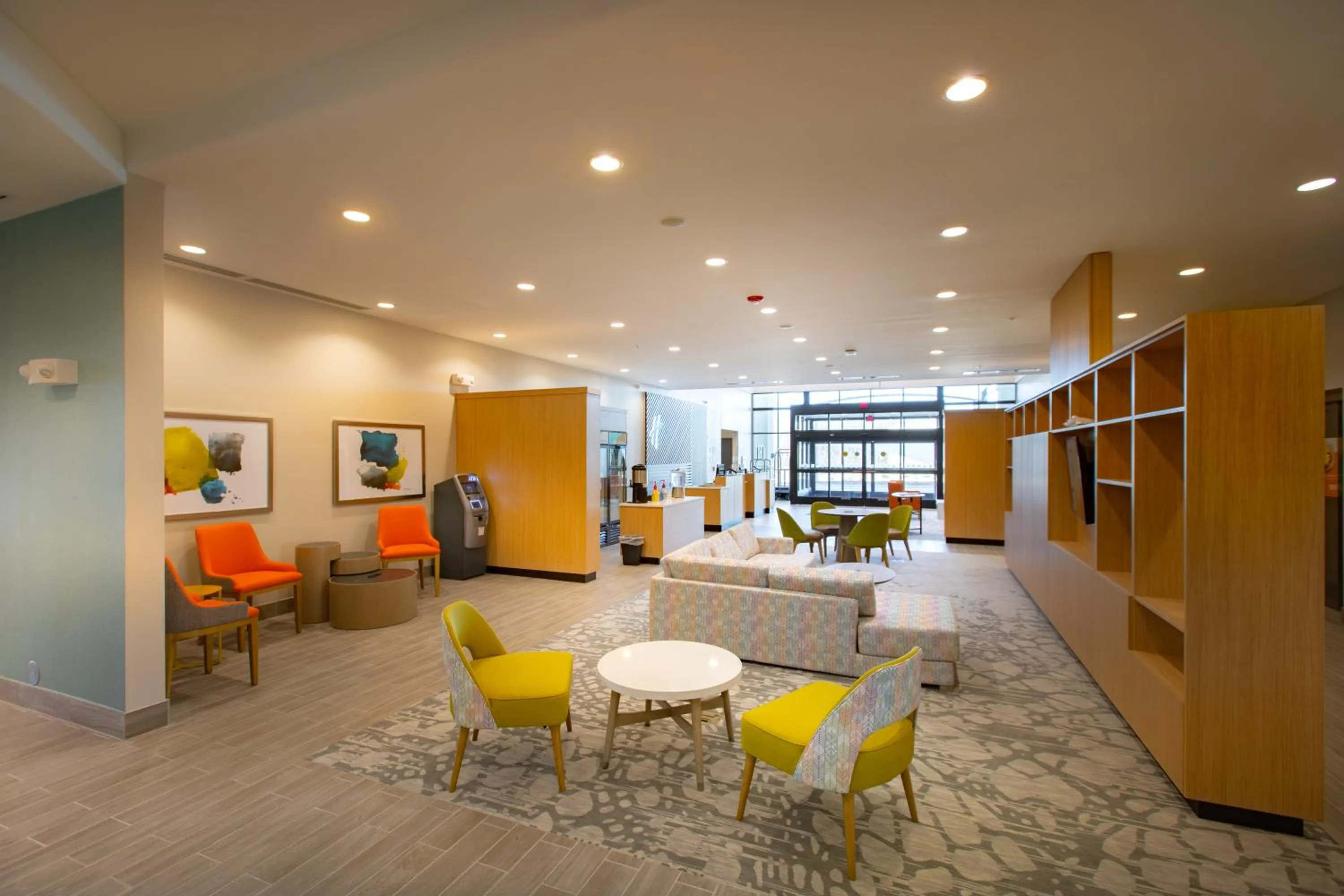 Lobby or reception in Holiday Inn - Kansas City - Northeast by IHG