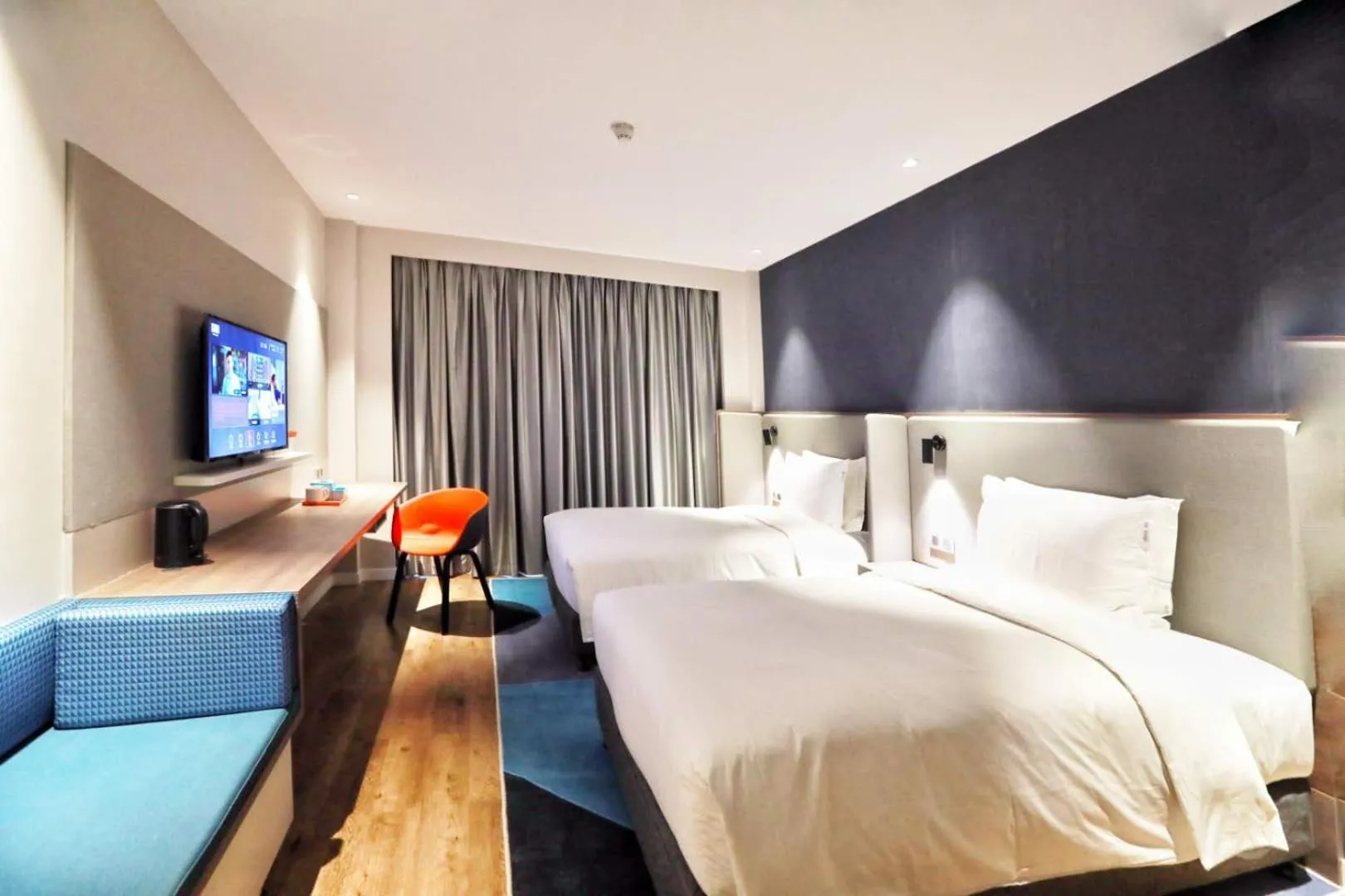 Bed in Holiday Inn Express Pengzhou Downtown by IHG