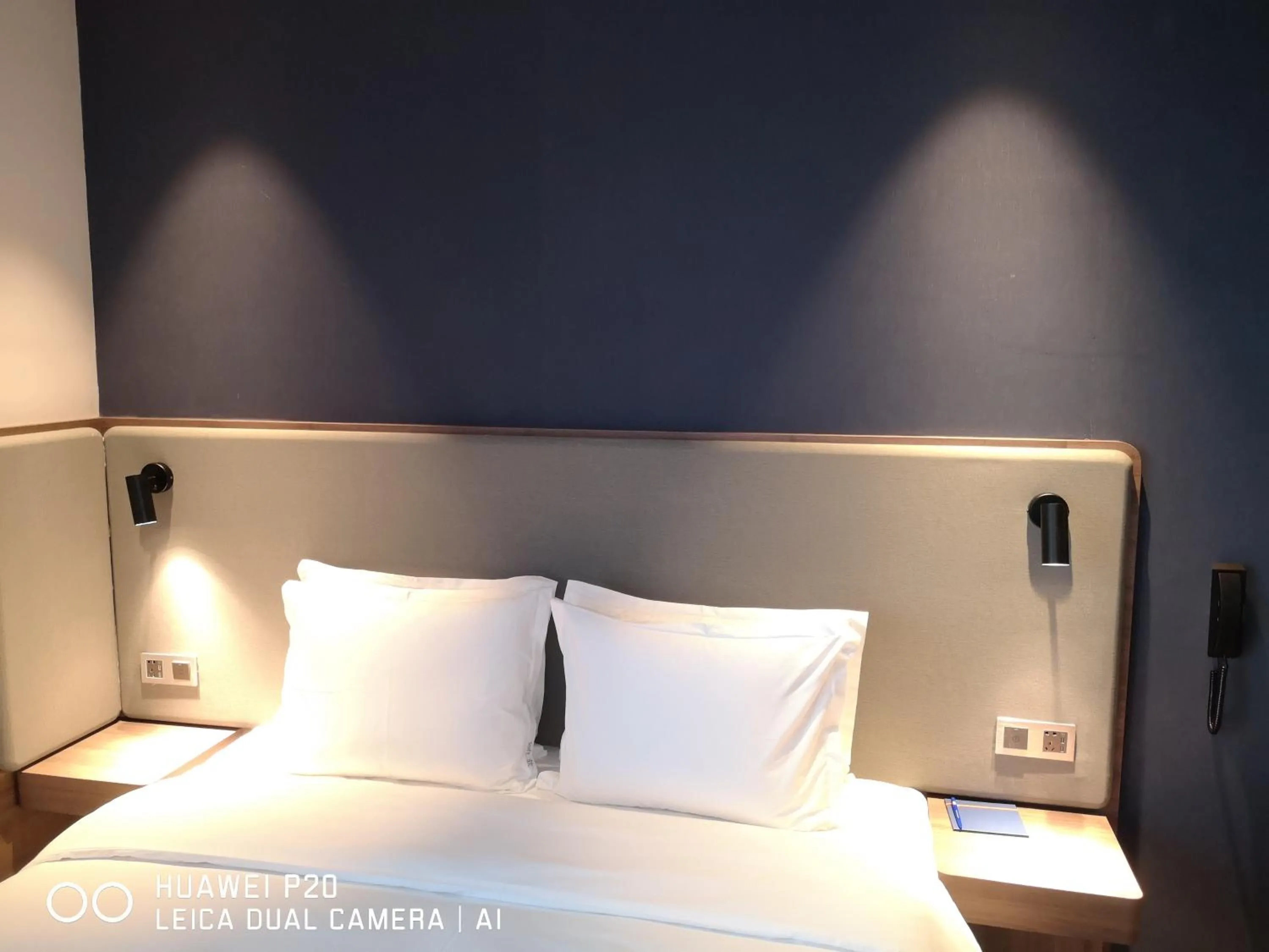 Bed in Holiday Inn Express Pengzhou Downtown by IHG
