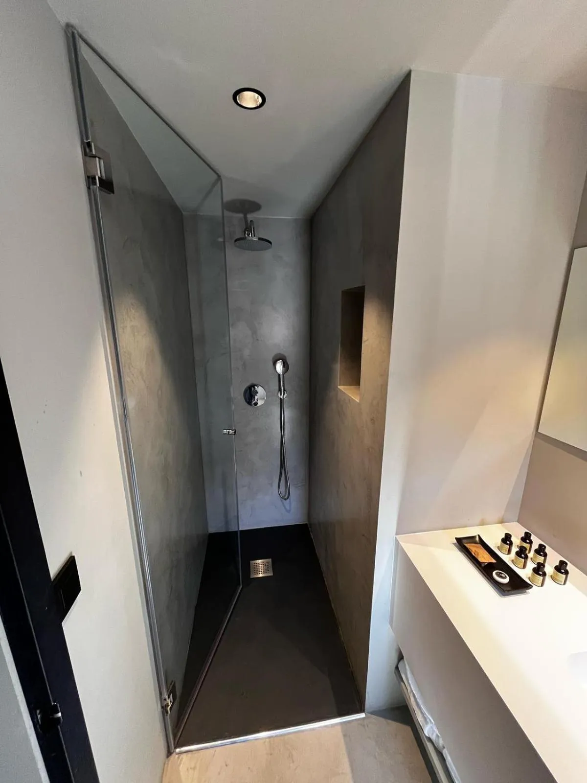 Shower in Casa Grande Hotel