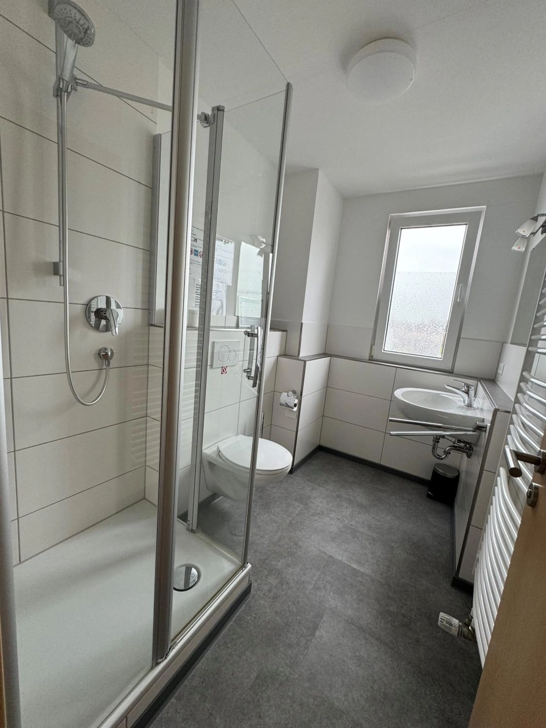 Shower in Pension Schweizer