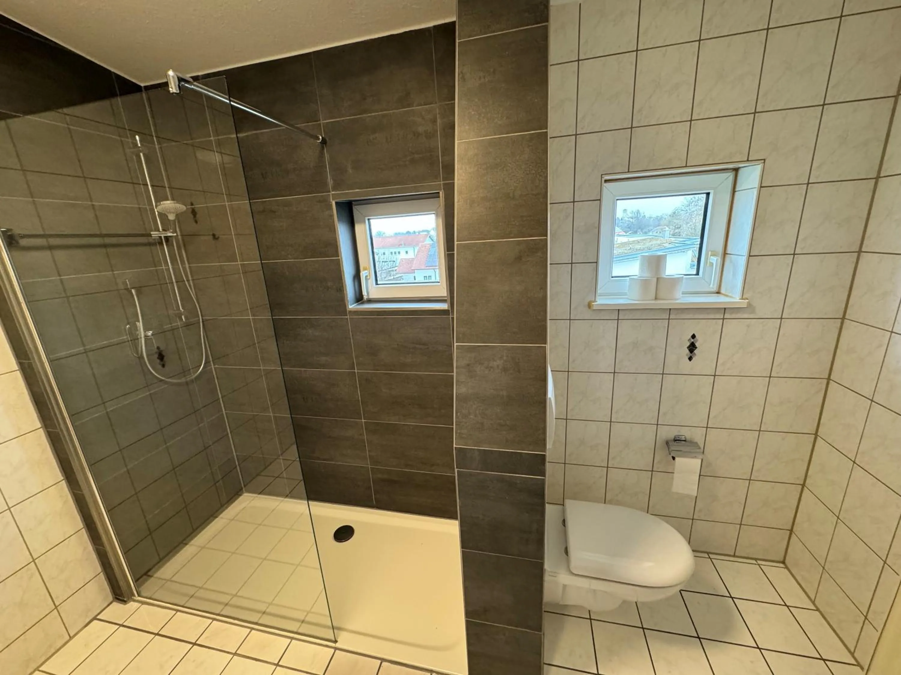 Shower in Pension Schweizer