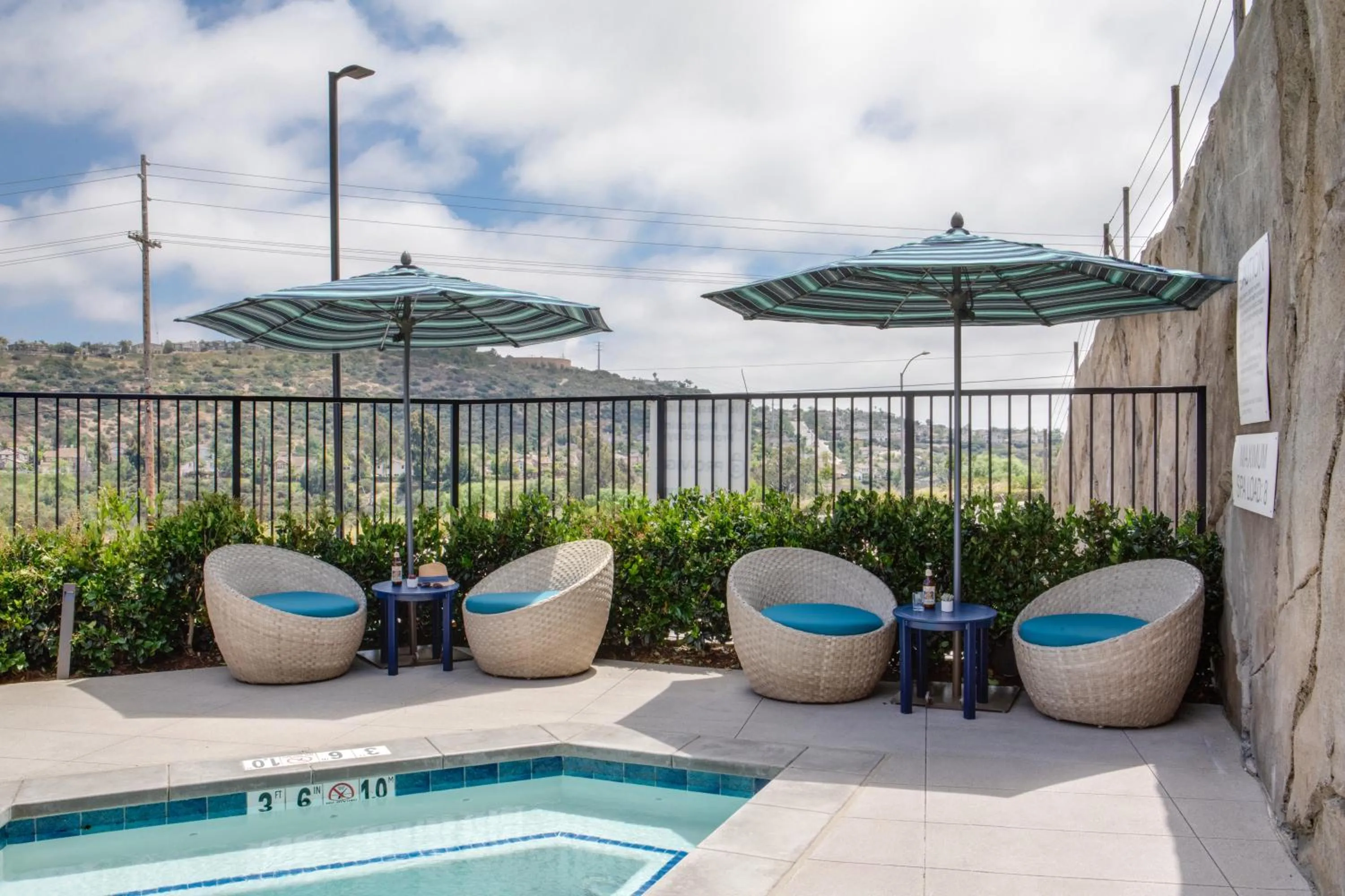 Hot Tub in Ayres Hotel Vista Carlsbad