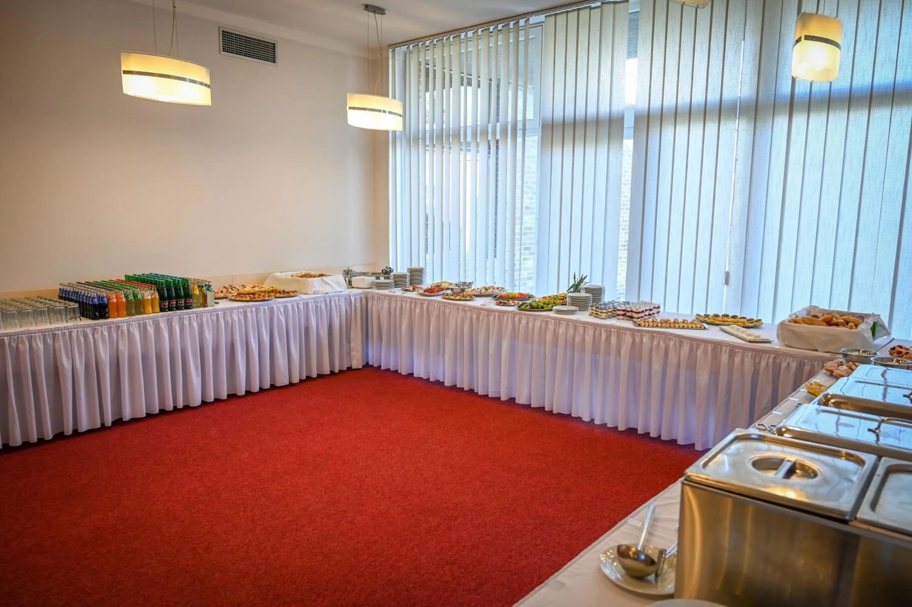 Food and drinks in Hotel Opera