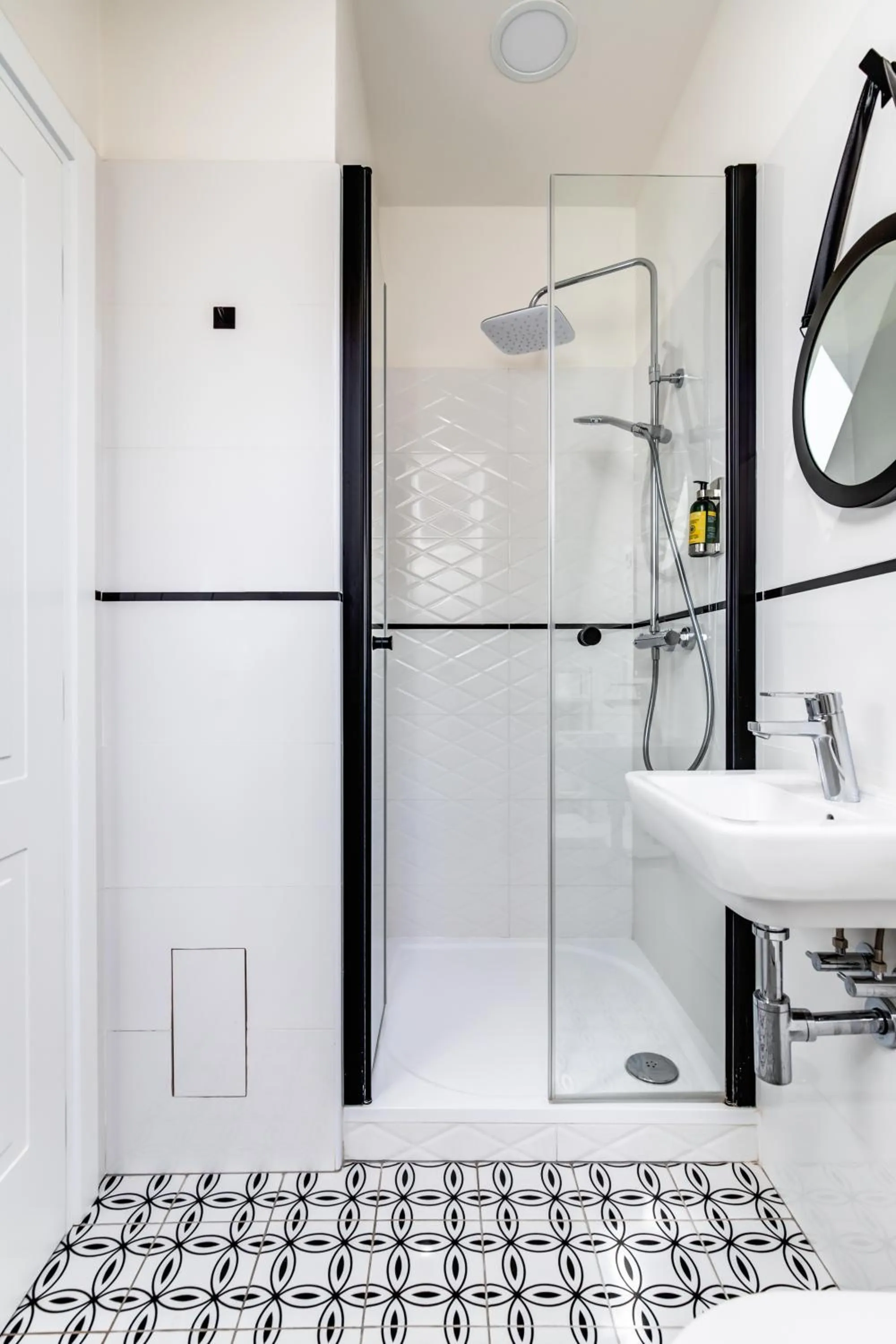 Shower in Design Pension Twenty 20