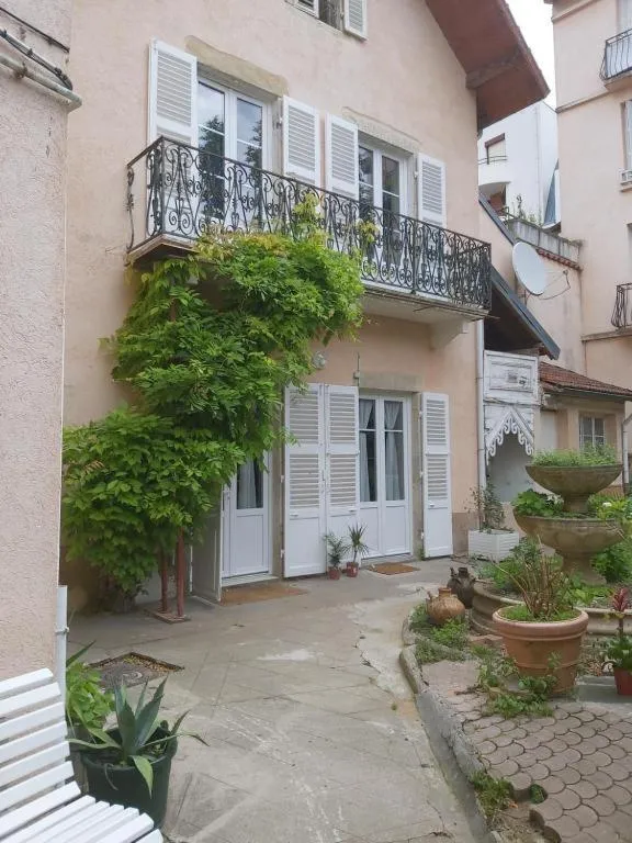 Property building in Vichy Sejour