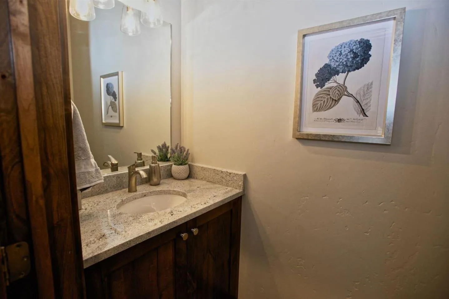 Silverpine Hideaway by Casago McCall - Donerightmanagement