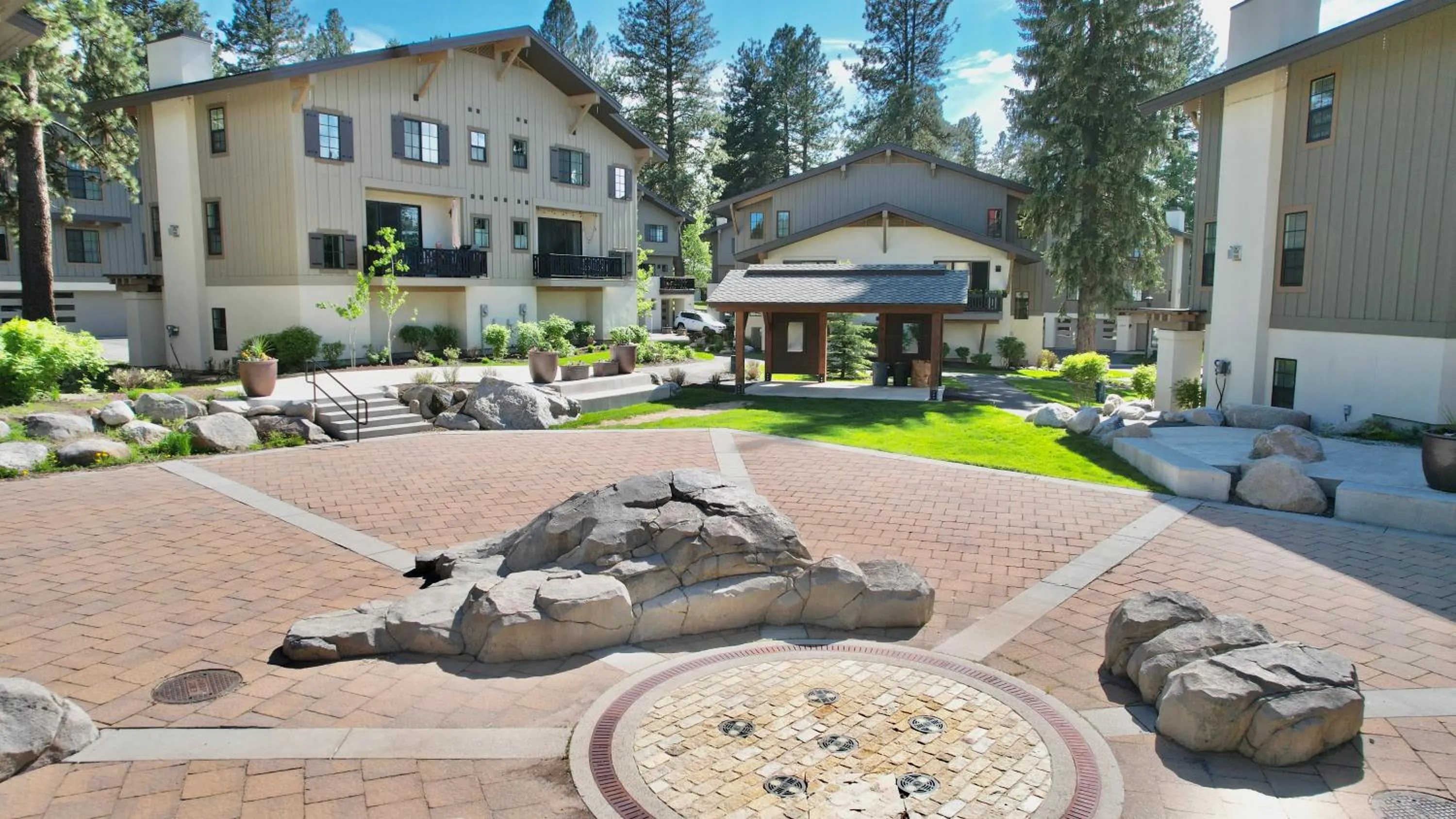 Silverpine Hideaway by Casago McCall - Donerightmanagement