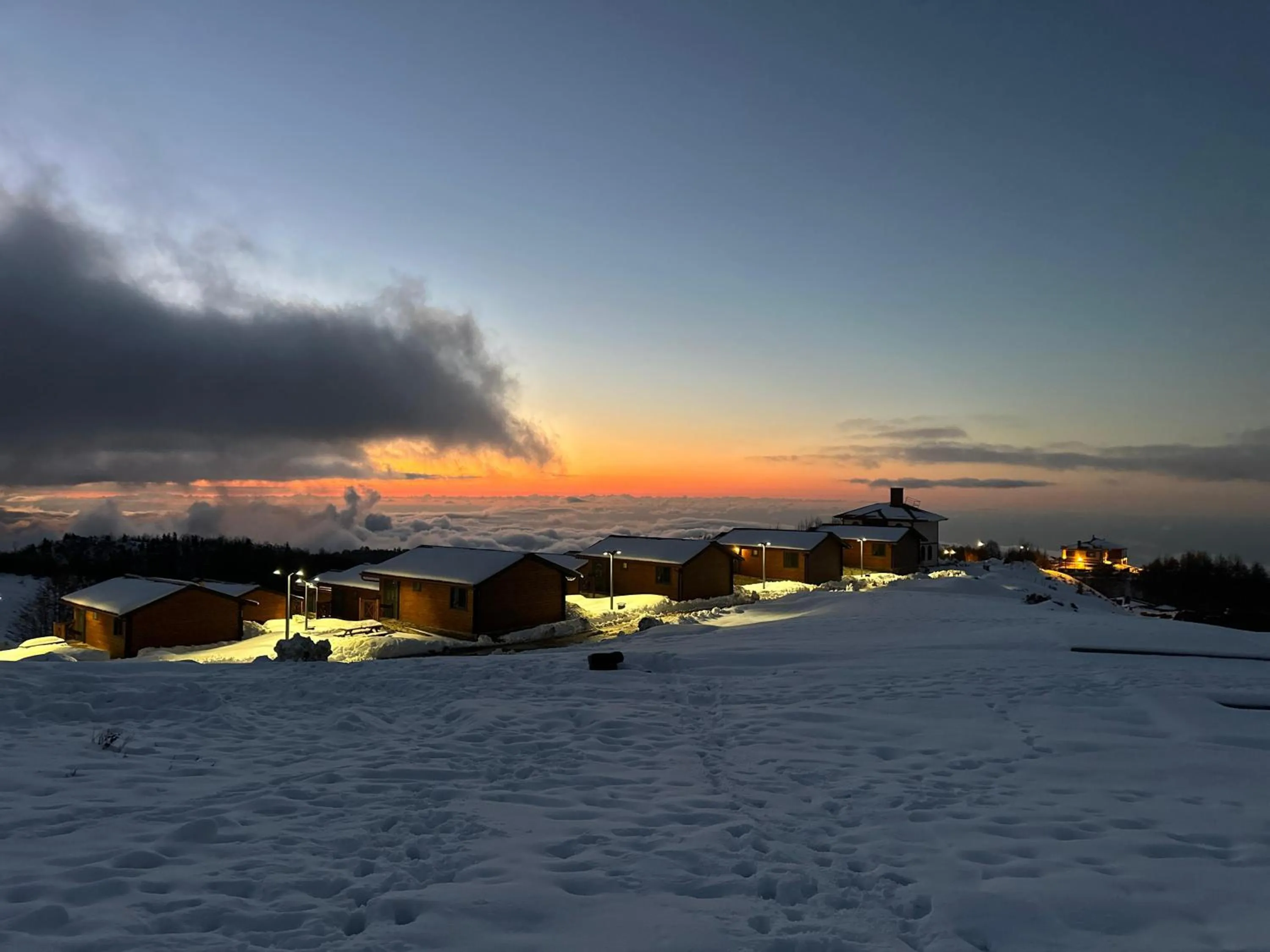 Flora Handüzü Resort & Wellness Bungalow Hotel