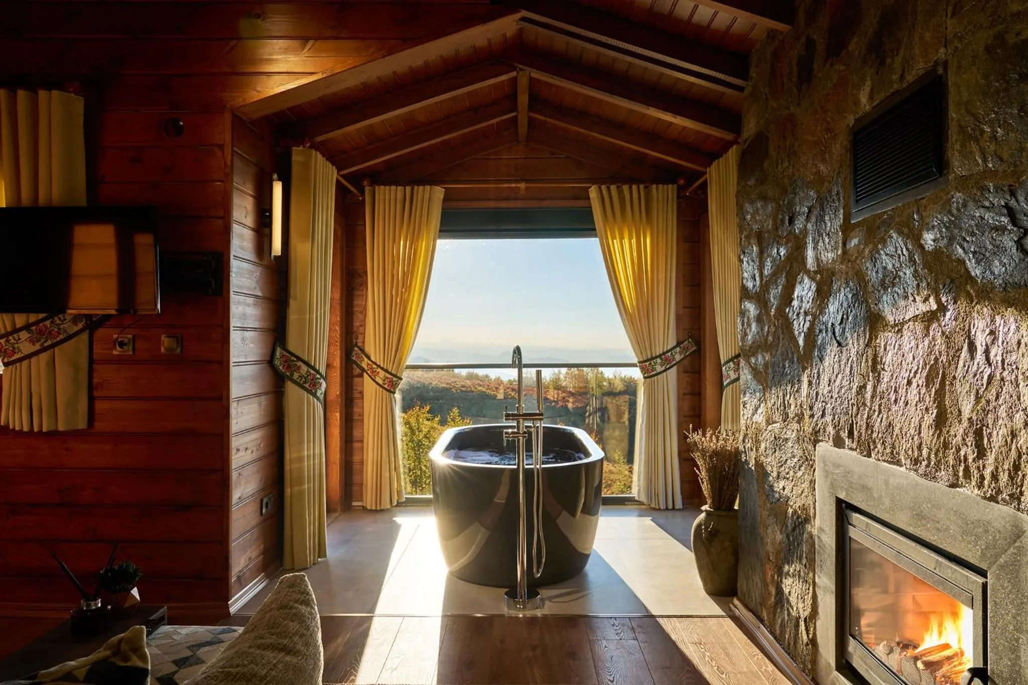 Flora Handüzü Resort & Wellness Bungalow Hotel