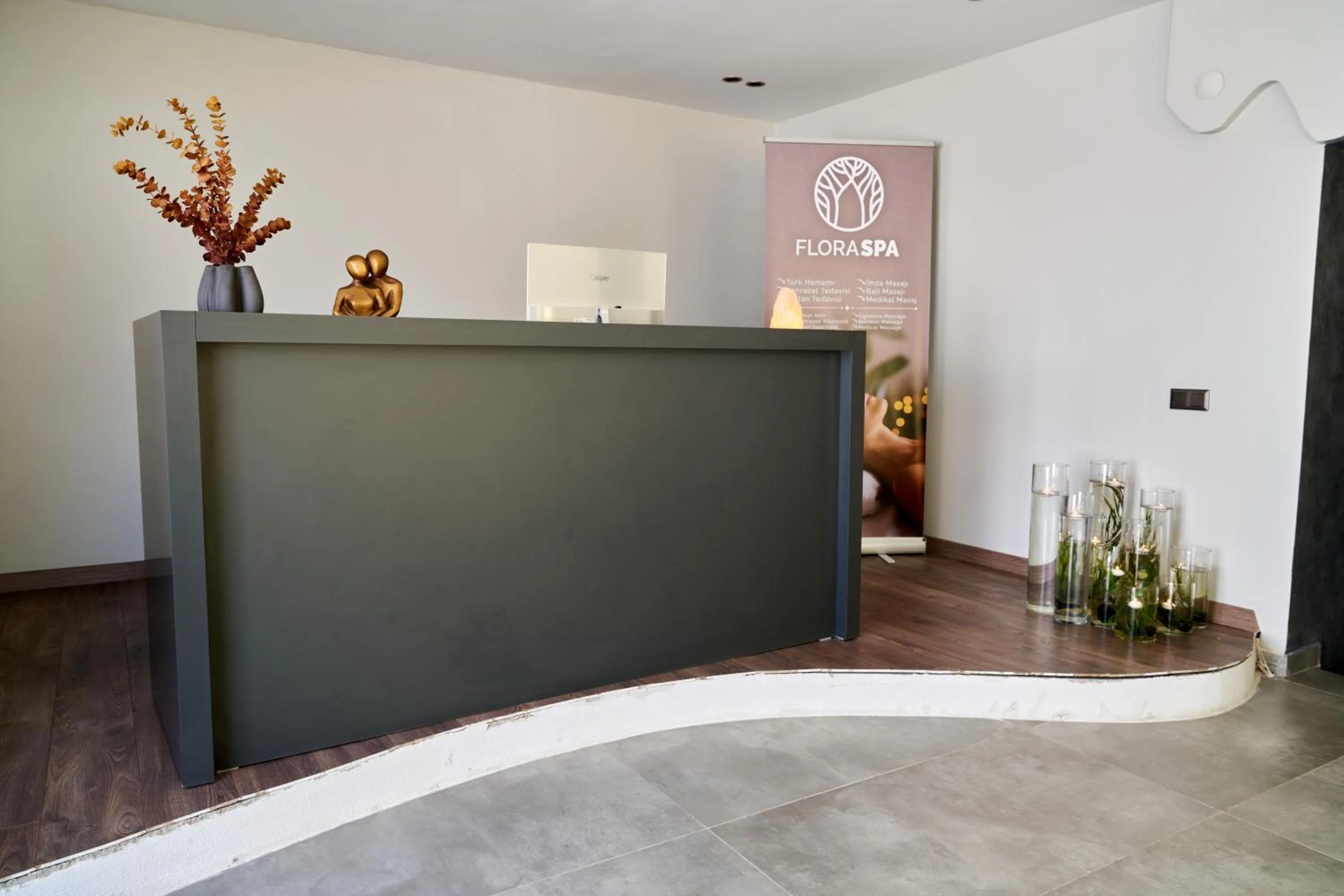 Flora Handüzü Resort & Wellness Bungalow Hotel