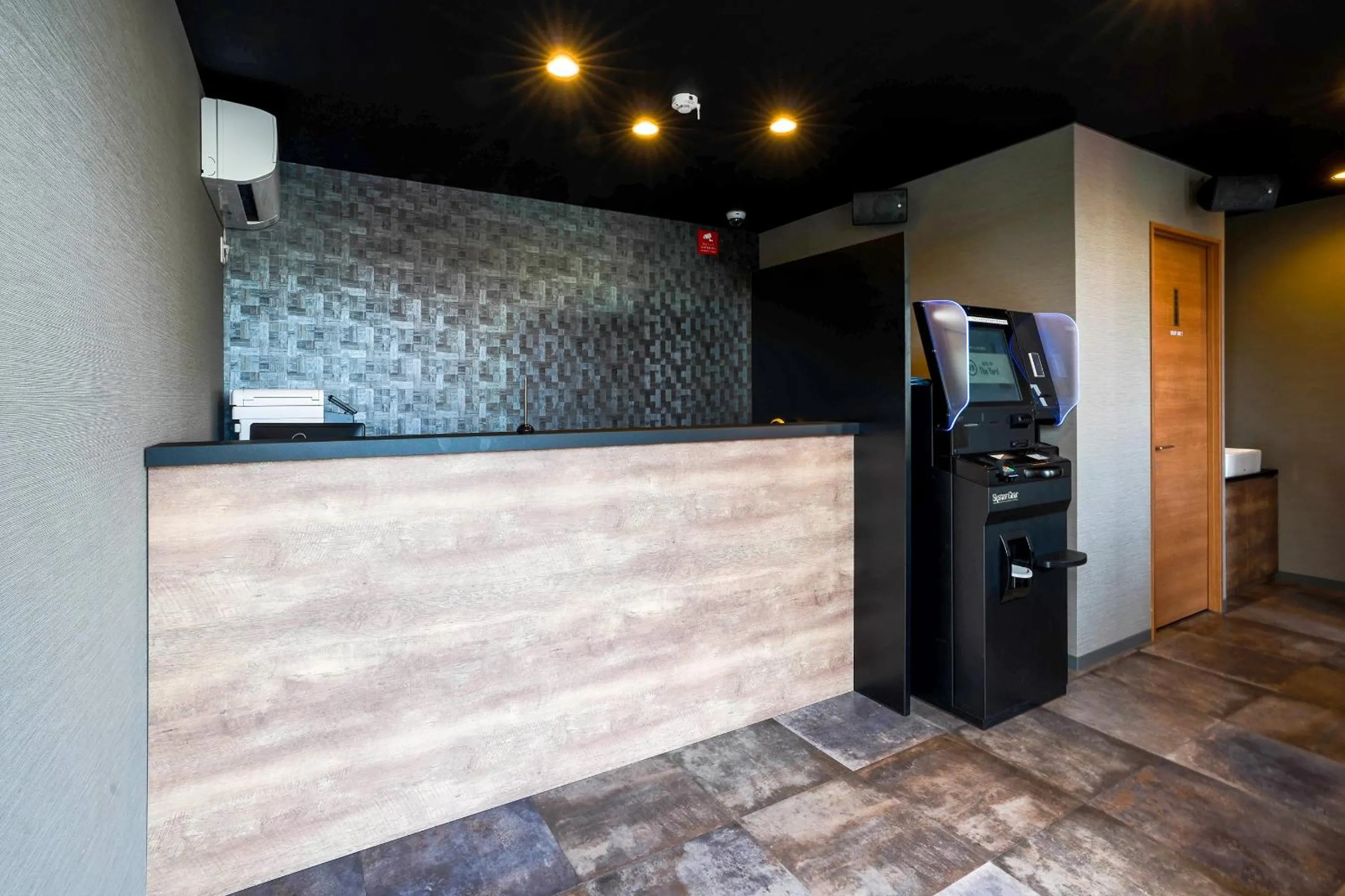 Lobby or reception in HOTEL R9 The Yard Ashikagafukutomi