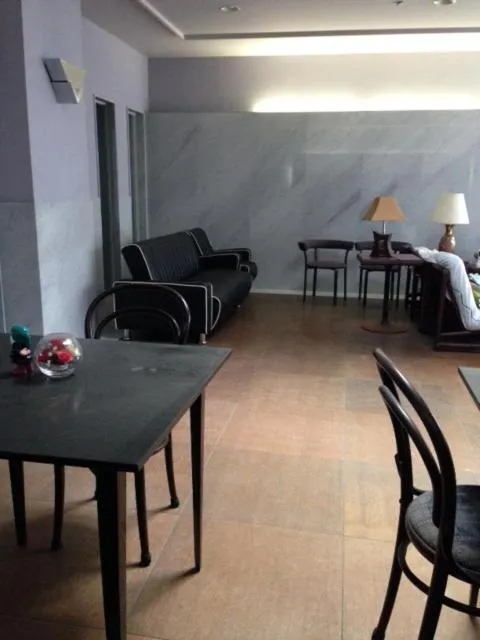 Communal lounge/ TV room in Narita Airport Samurai Hostel