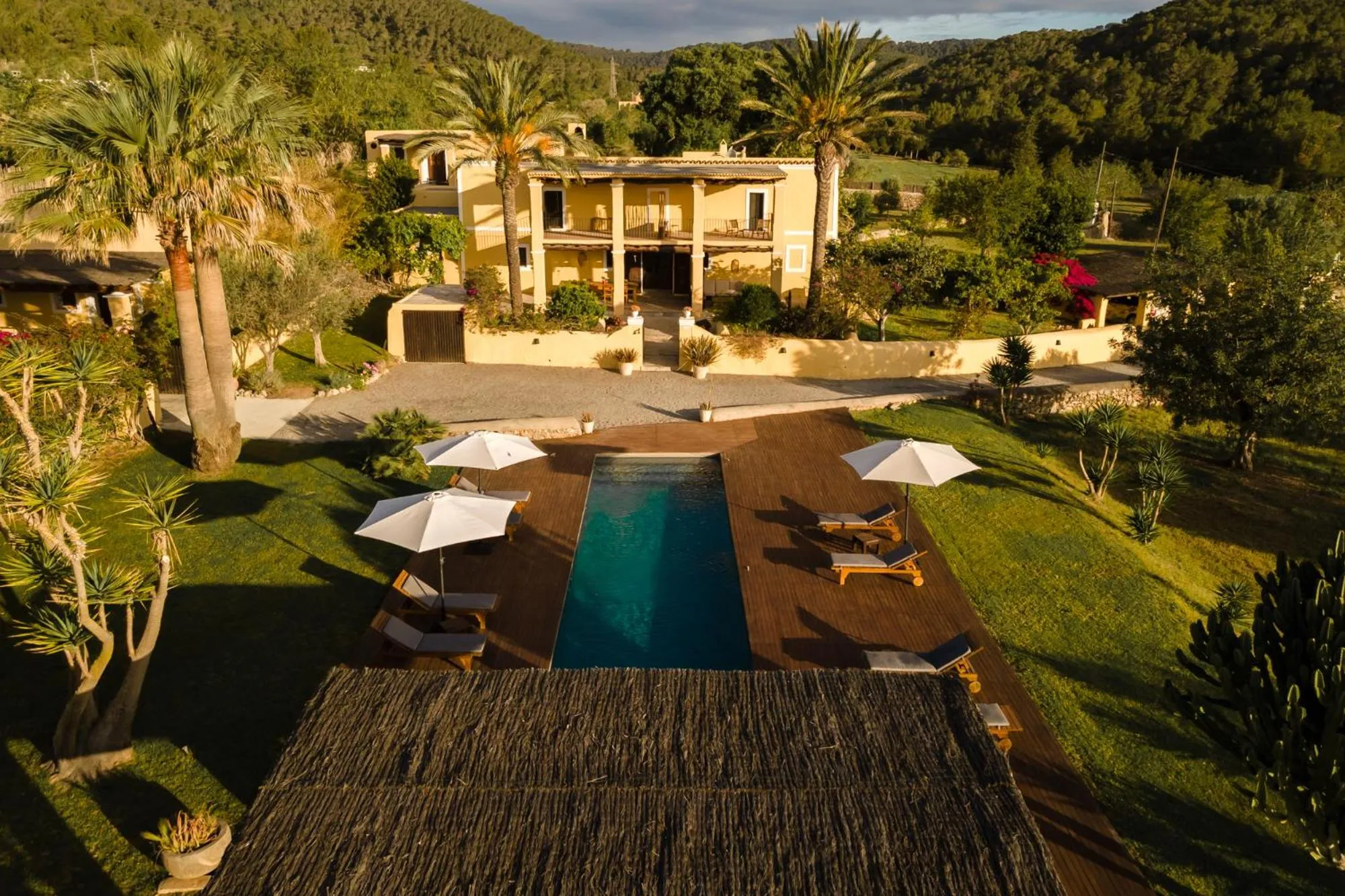 Property building in LAS MARIPOSAS