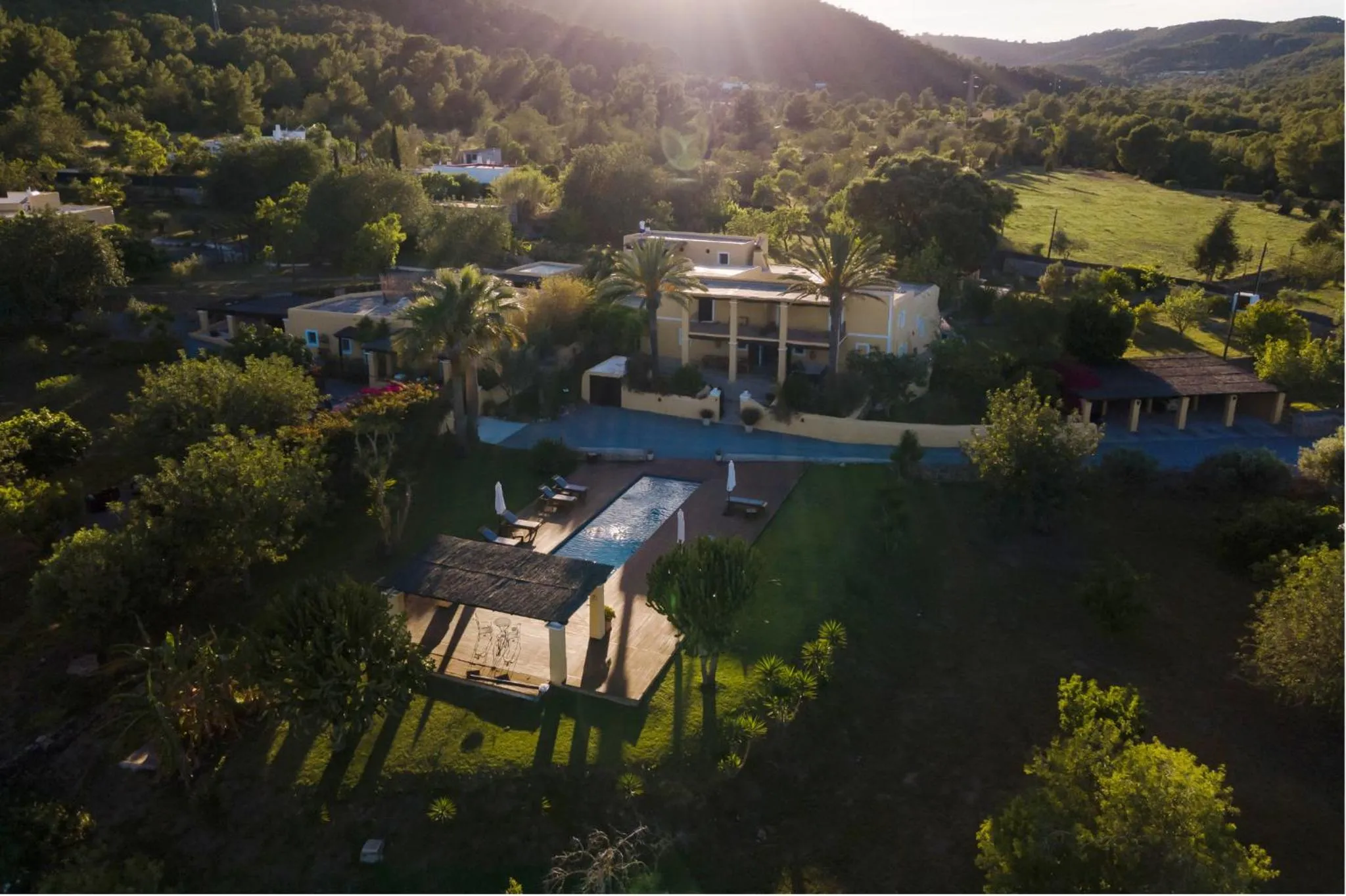 Property building in LAS MARIPOSAS