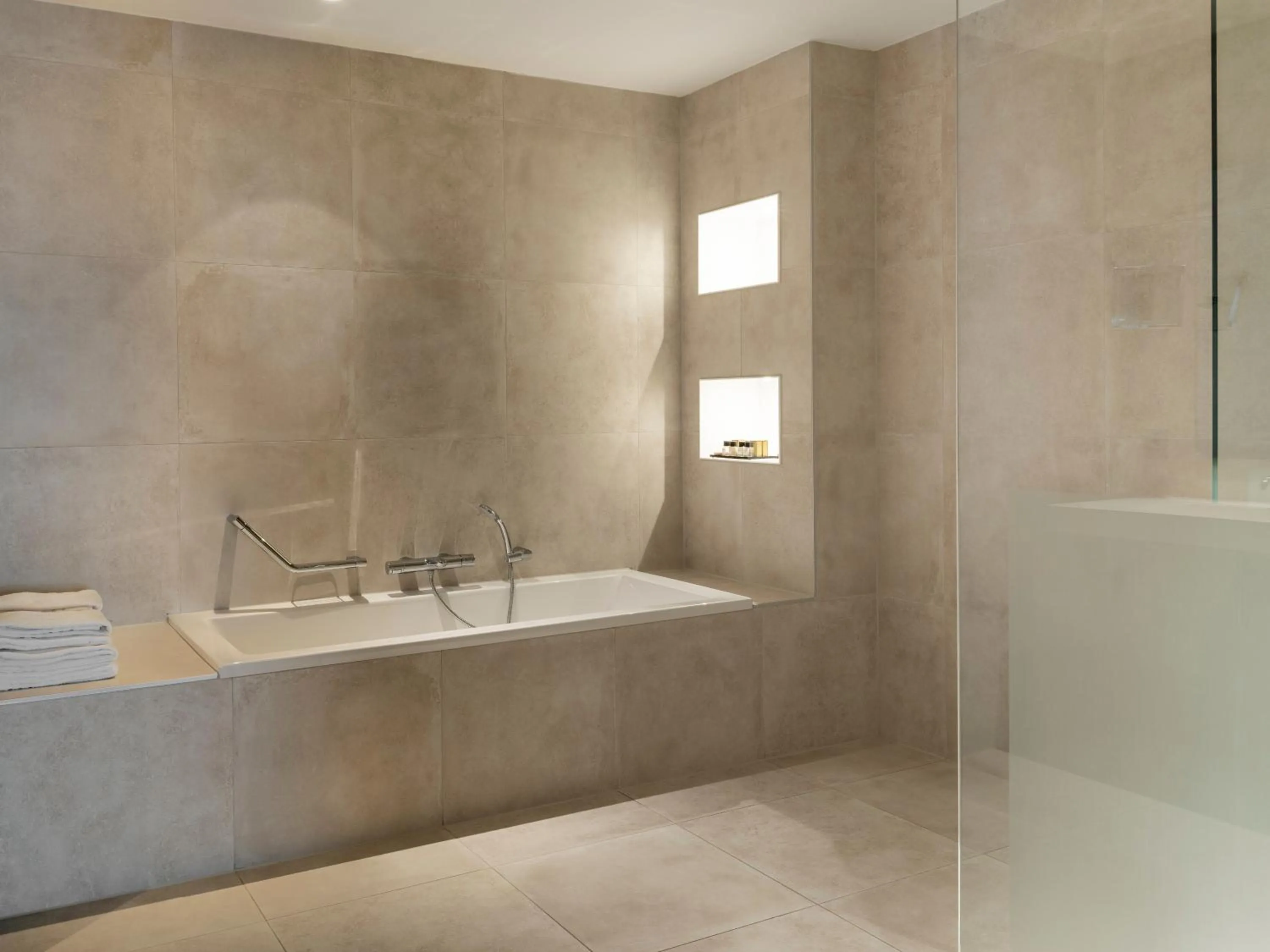 Shower in Van Der Valk Hotel Zwolle