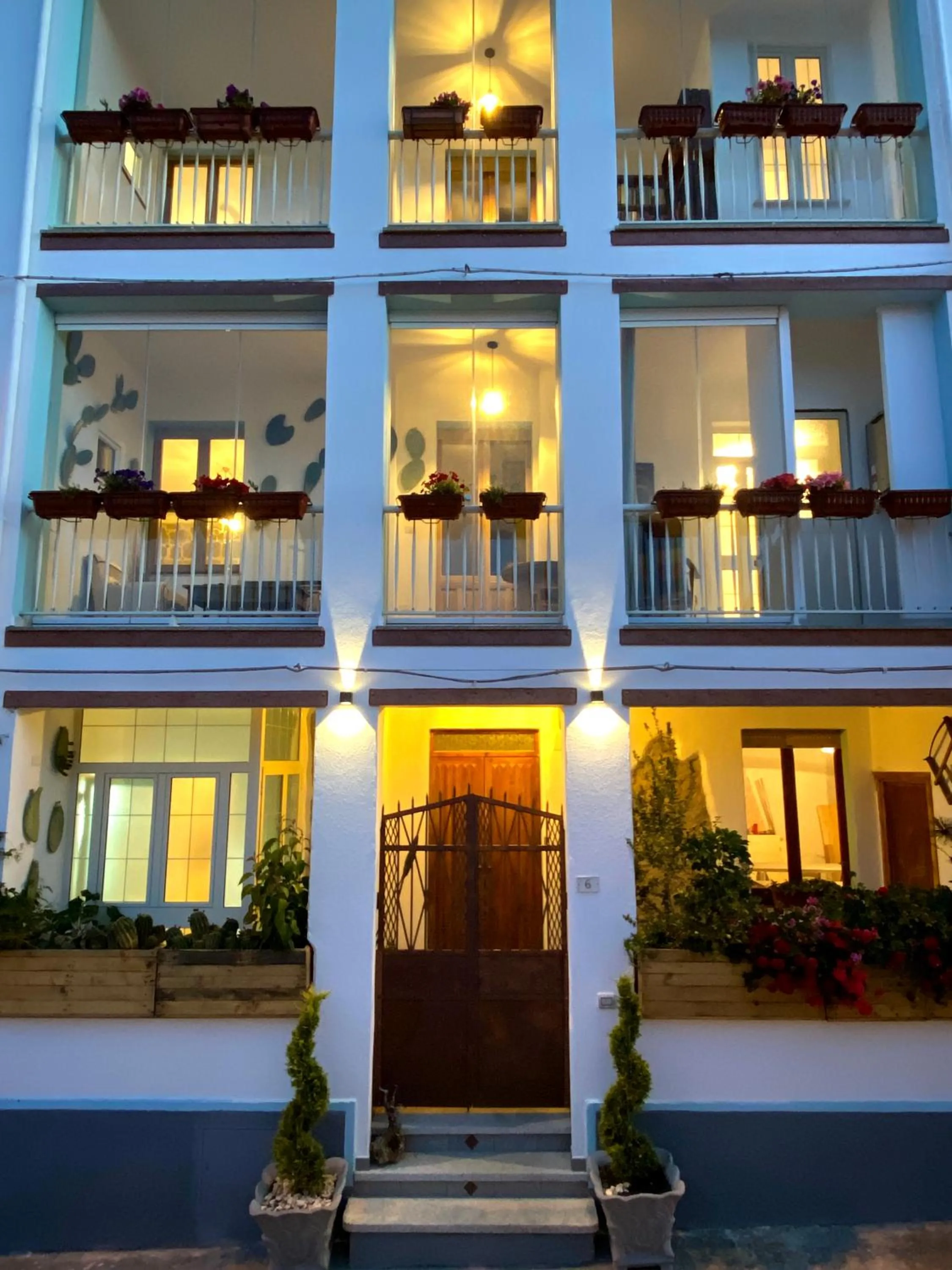 Property building in Canduleri