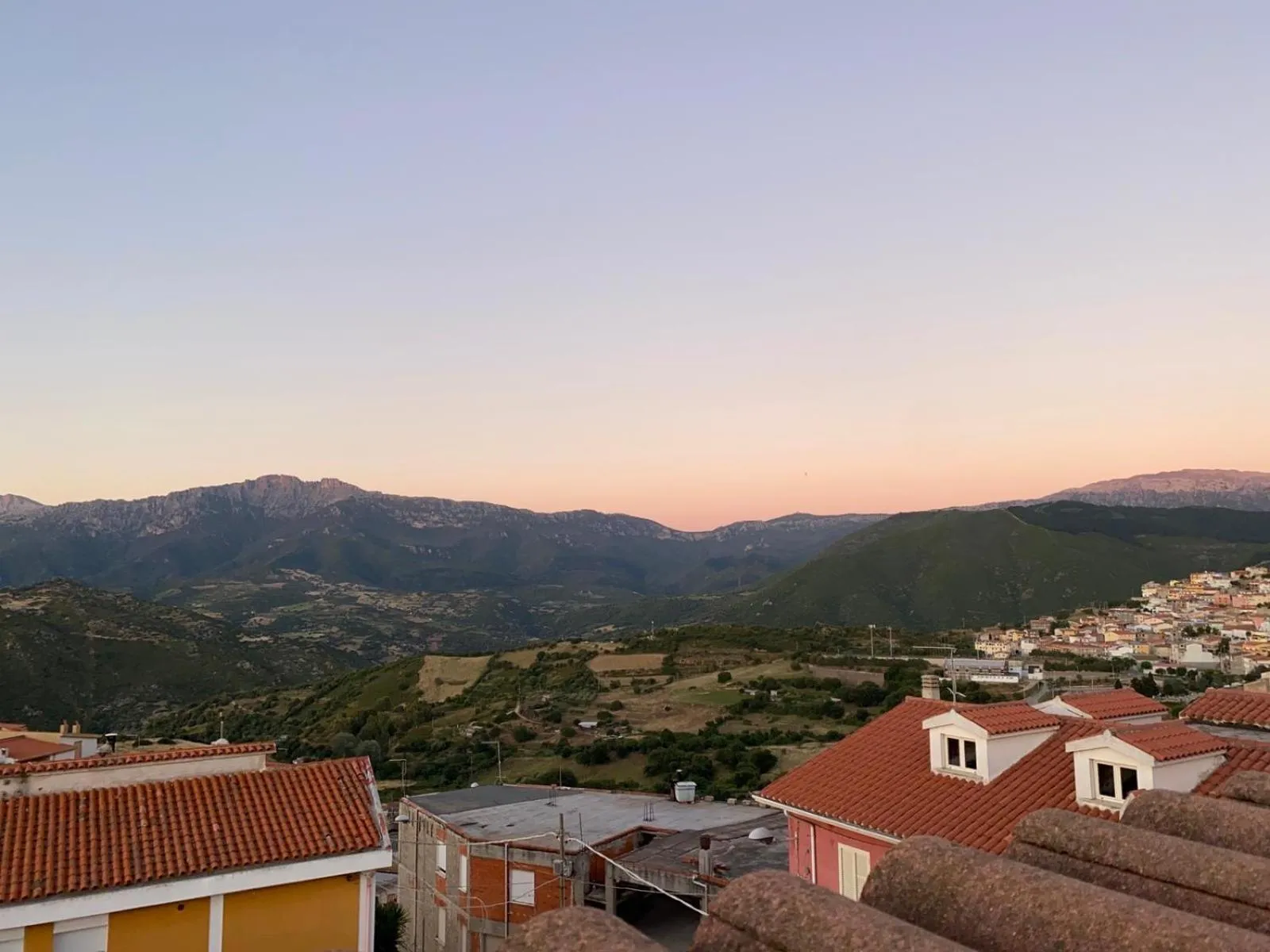 Neighbourhood in Canduleri