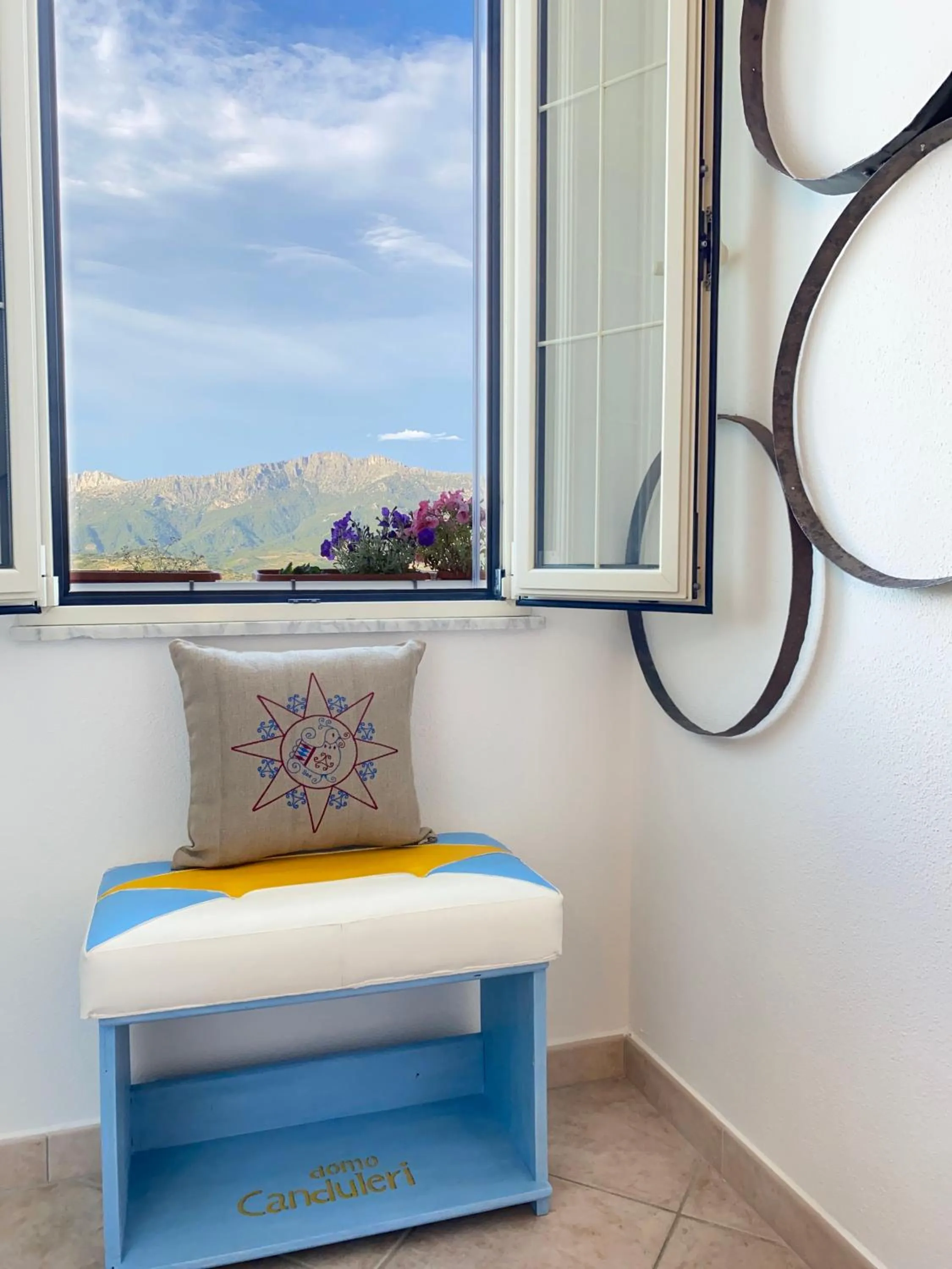 Bedroom in Canduleri