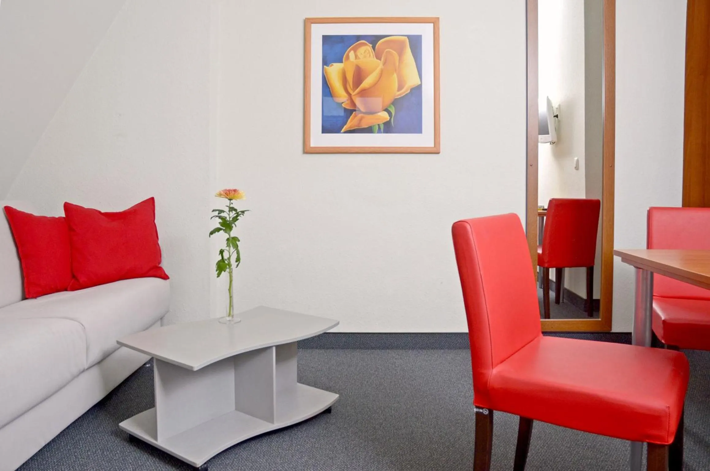 Seating area in Hotel & Apartments Fürstenhof am Bauhaus