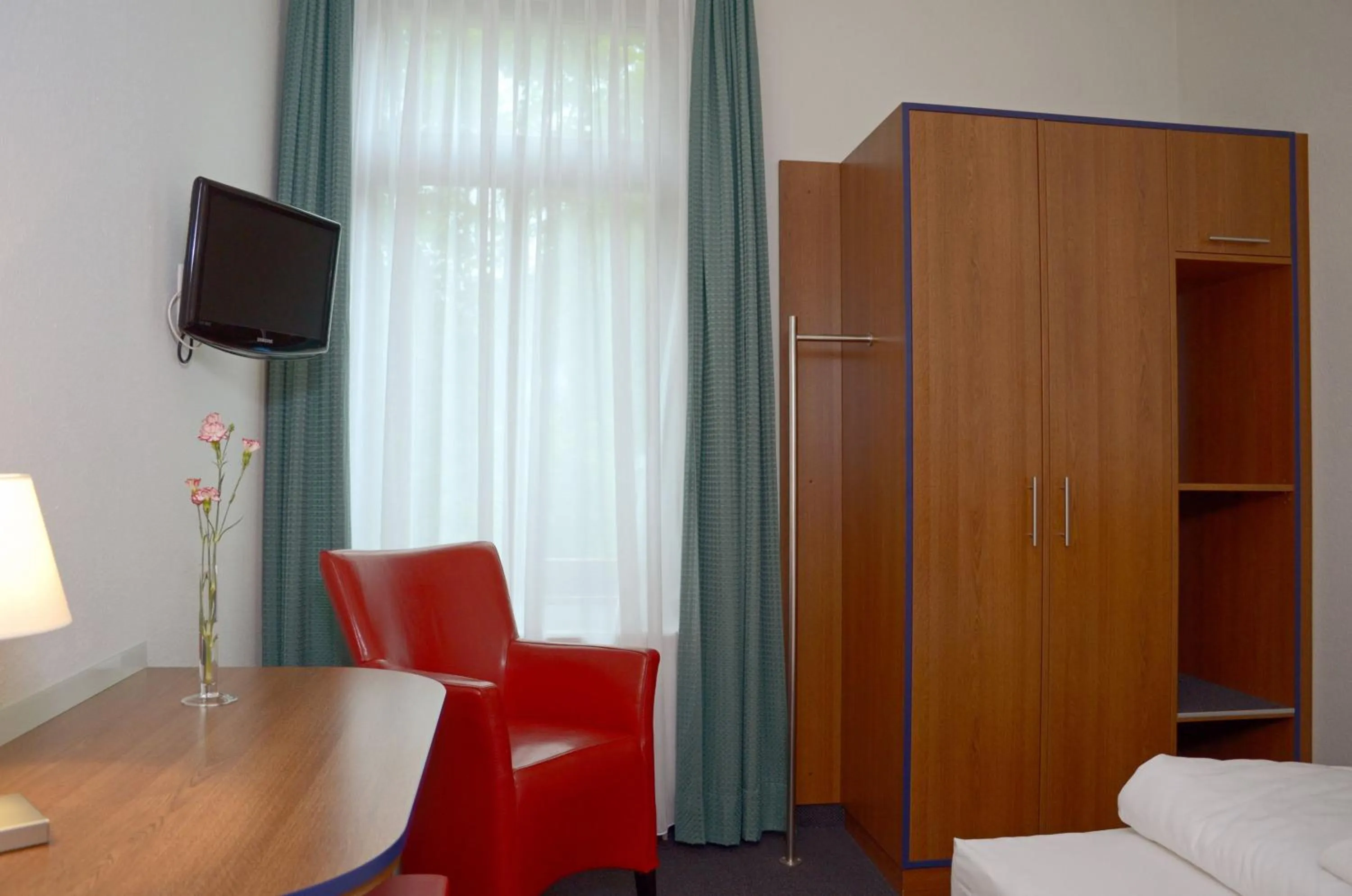 Day, Bed in Hotel & Apartments Fürstenhof am Bauhaus