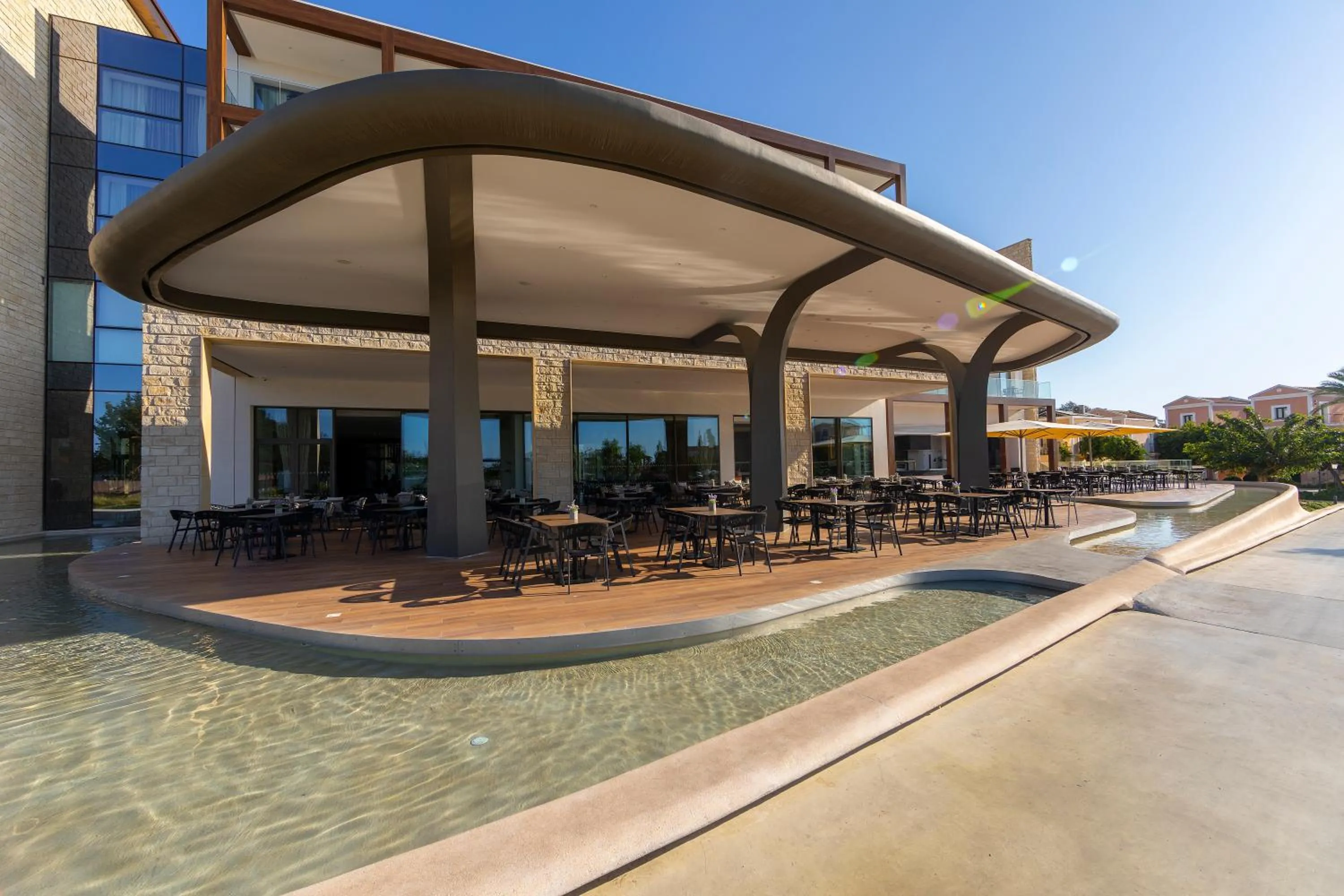 Restaurant/places to eat in Aliathon Ionian